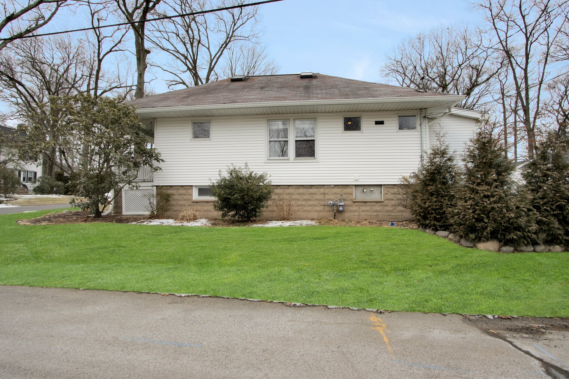 36 Ralph Ave