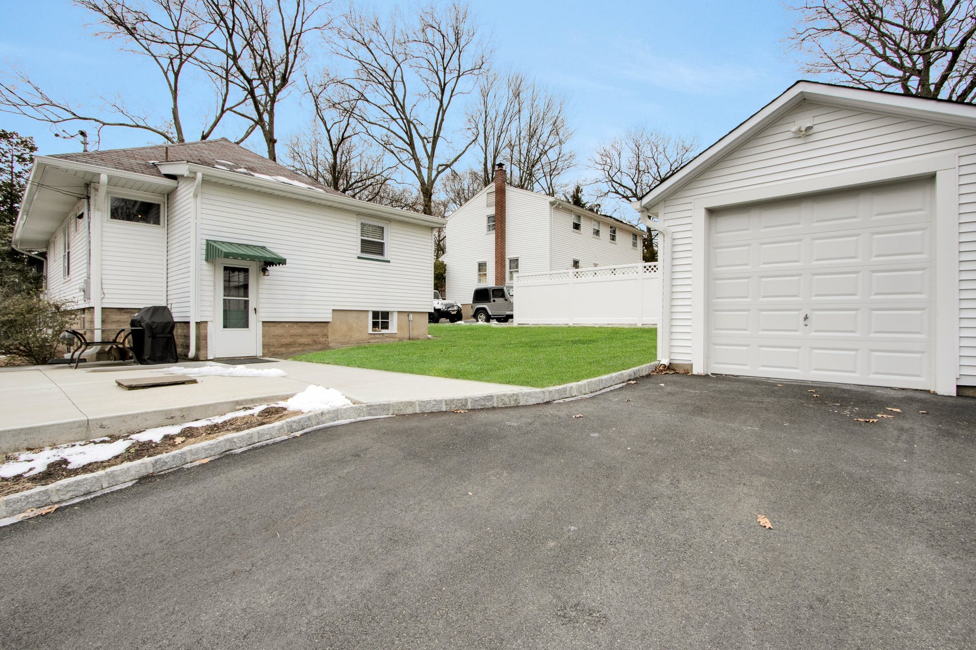36 Ralph Ave