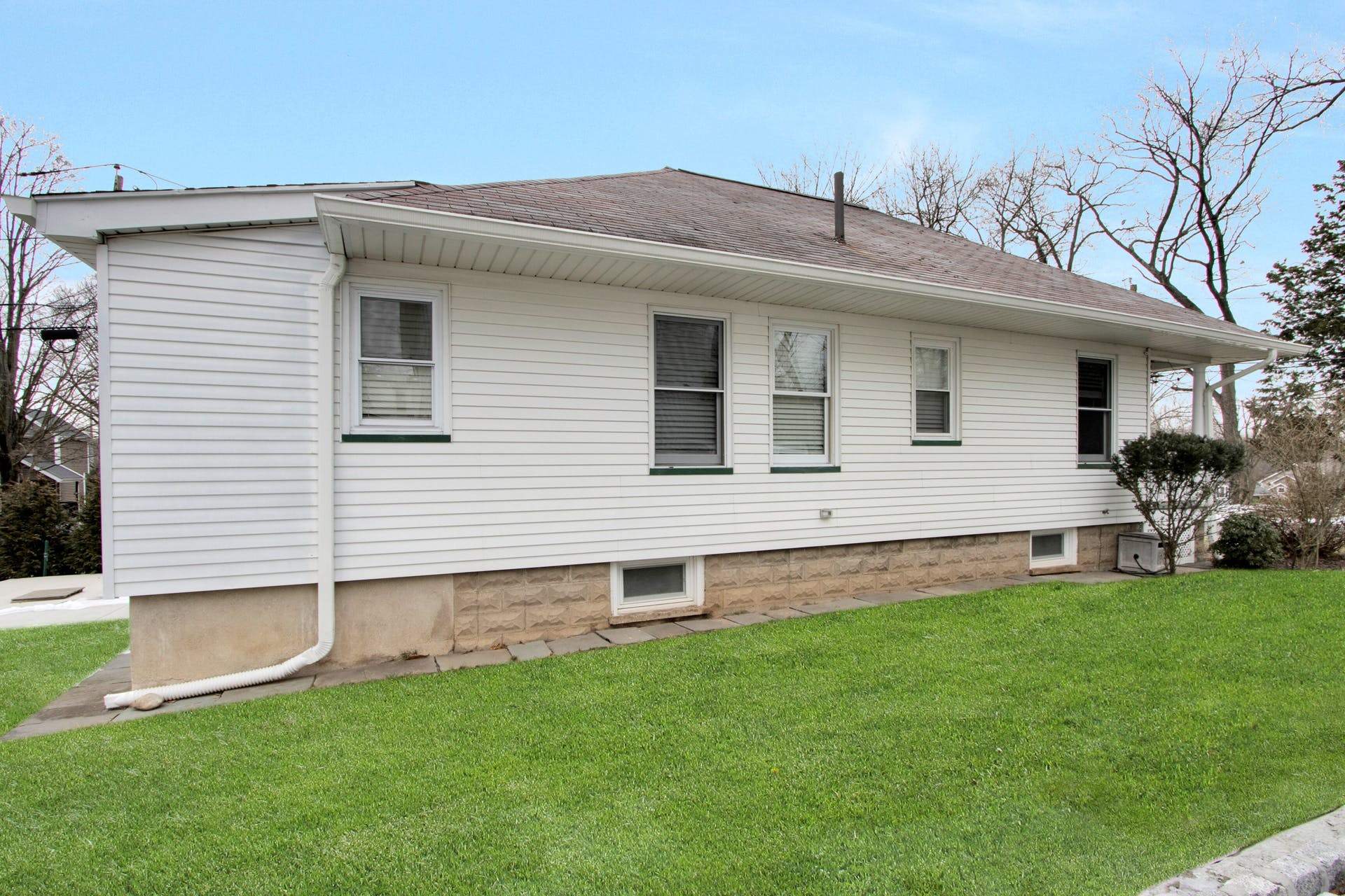 36 Ralph Ave