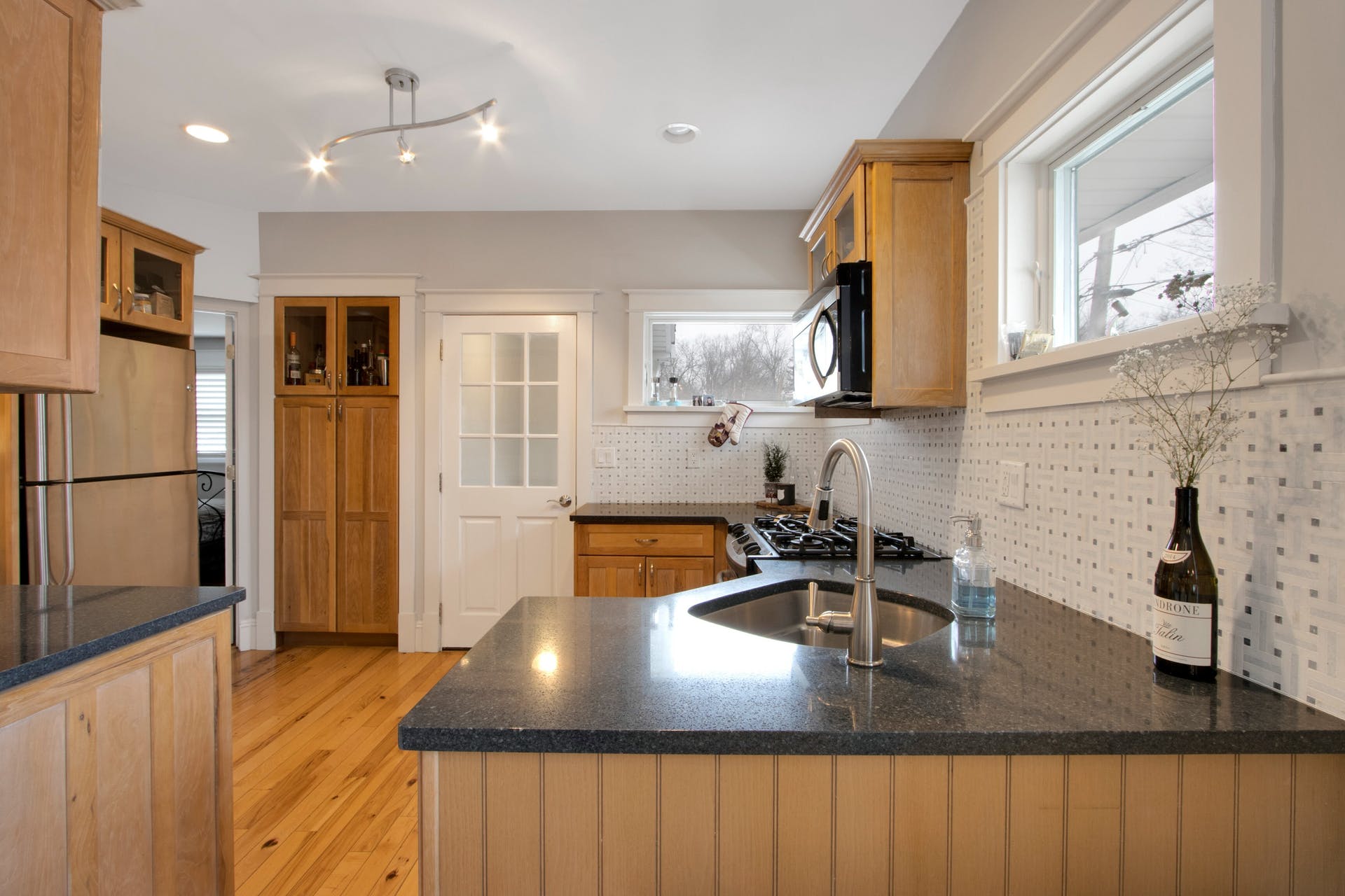 36 Ralph Ave
