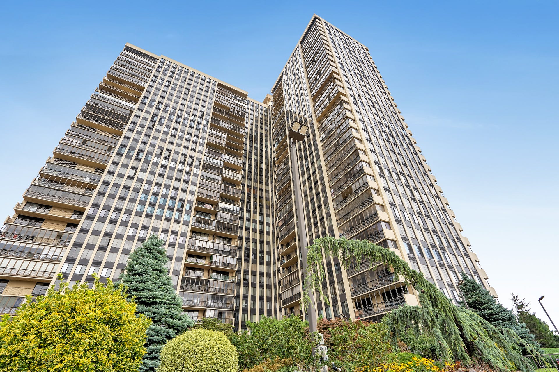 200 Winston Drive Unit COL21
