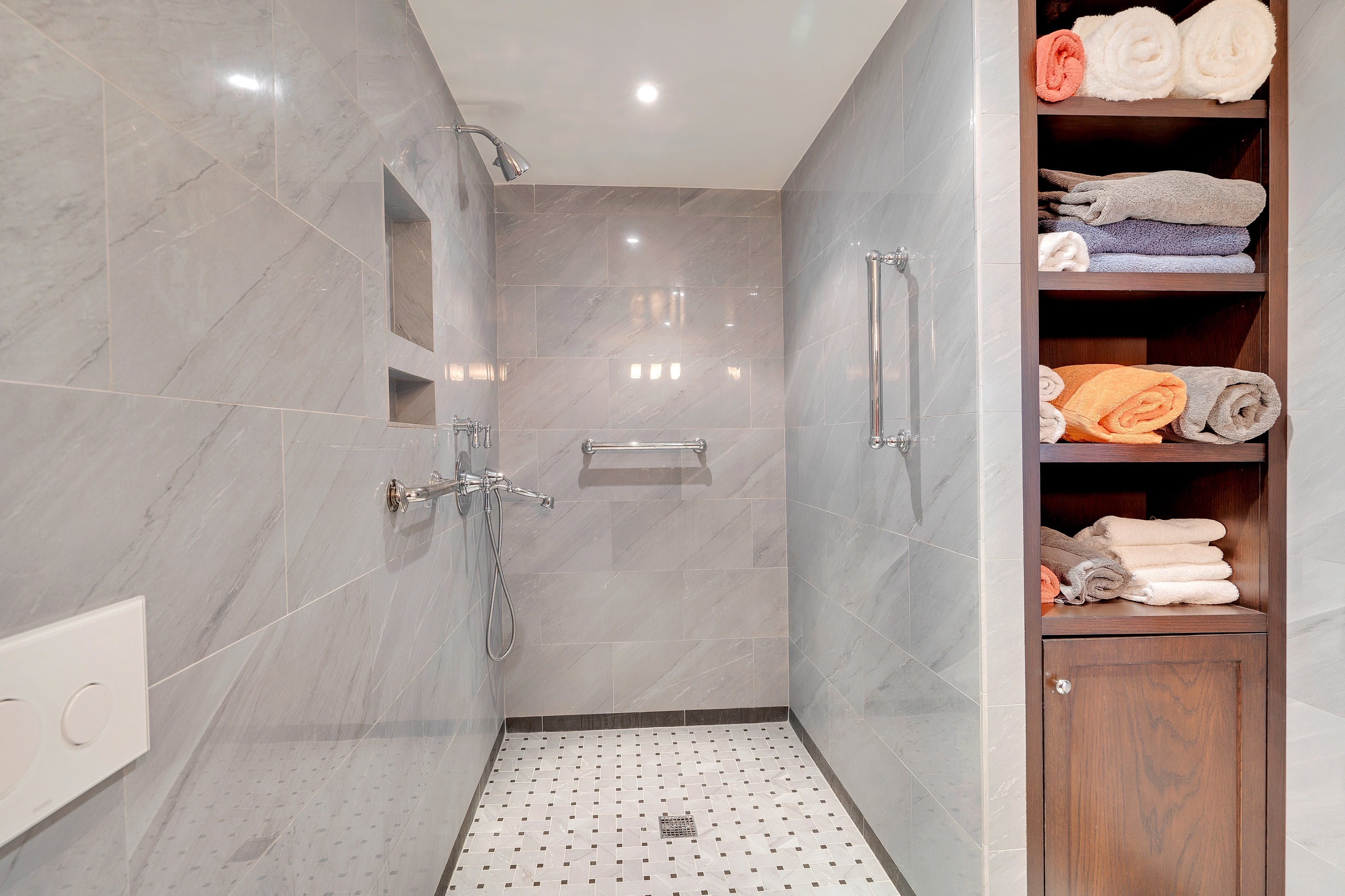 1500 Palisade Avenue Unit 27 D/E 