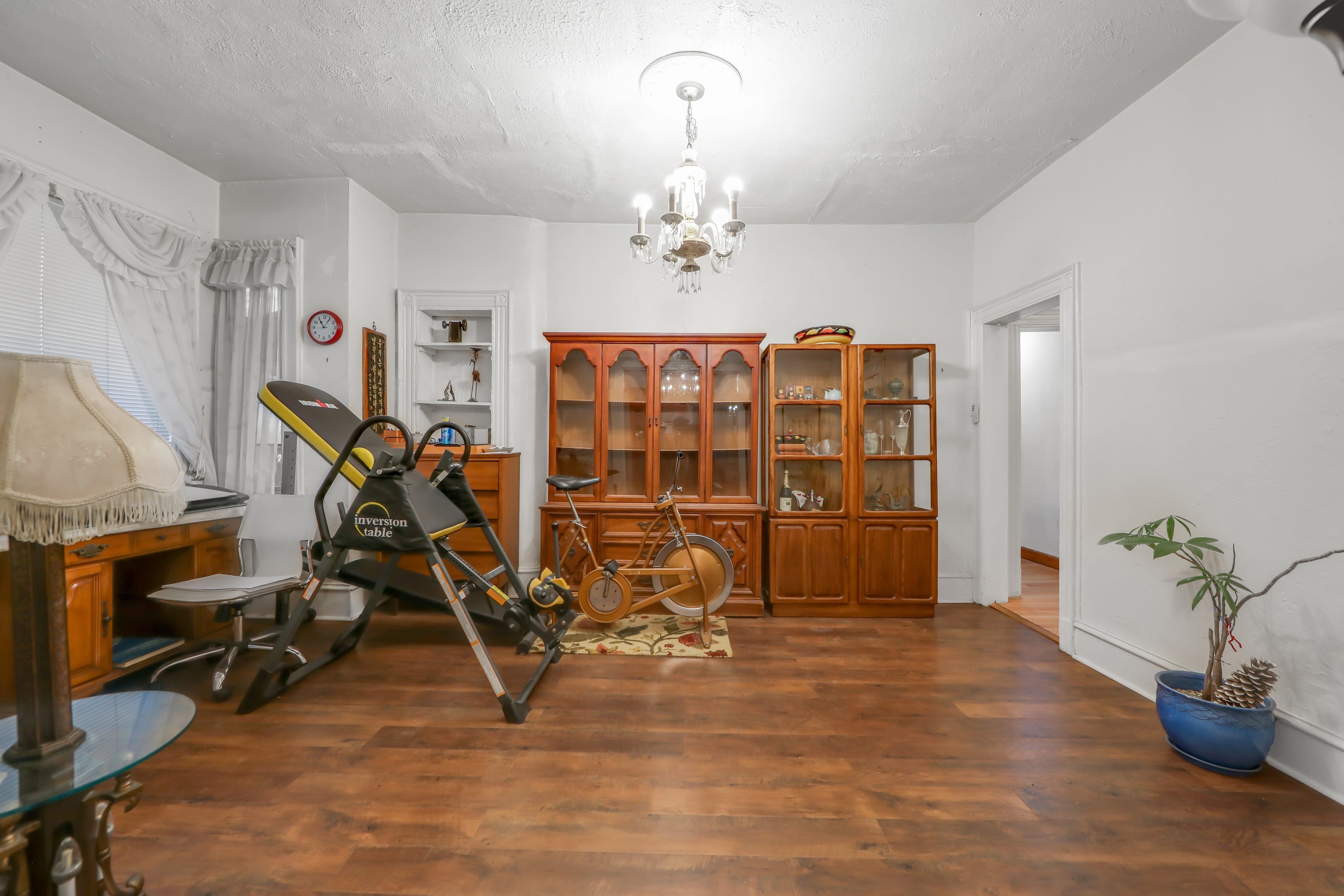 147-149 W. Palisade Avenue