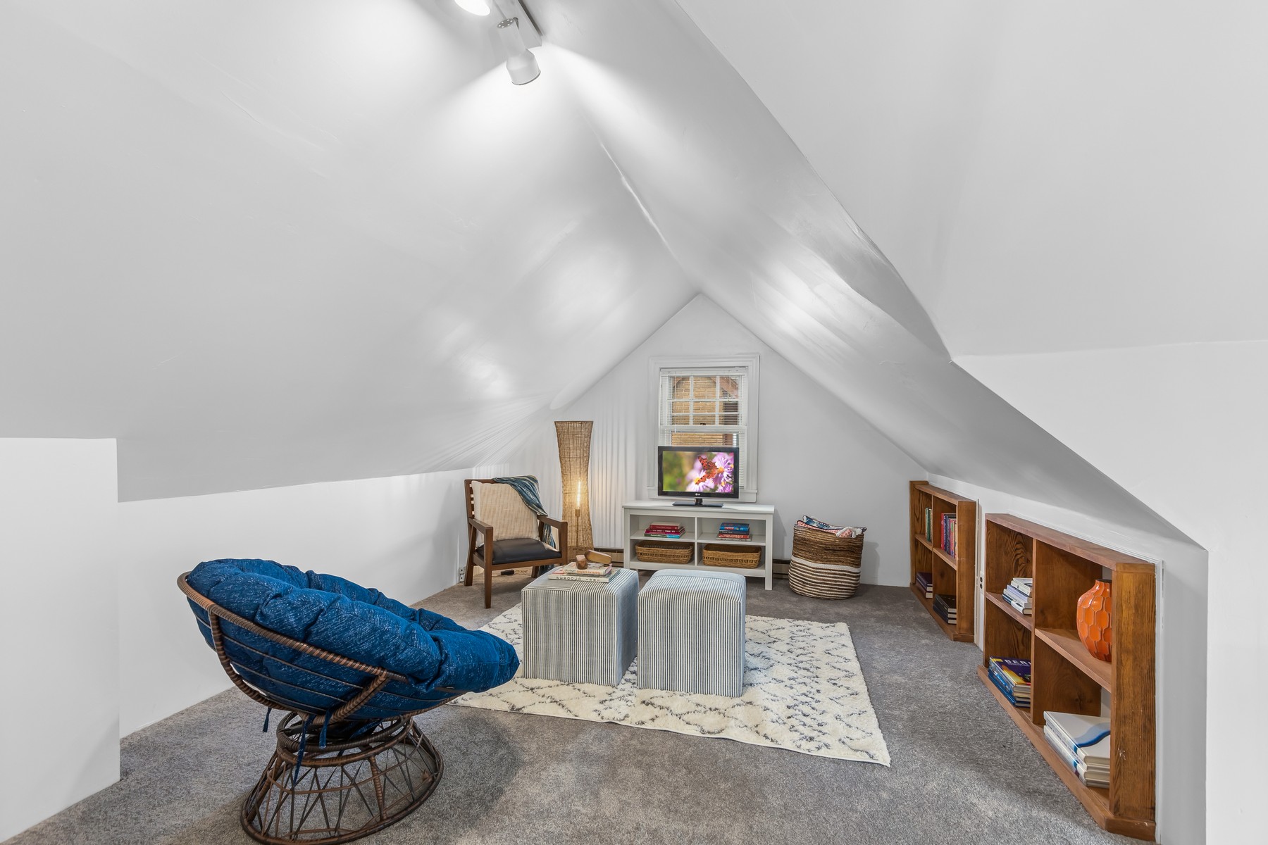 17 Columbus Avenue