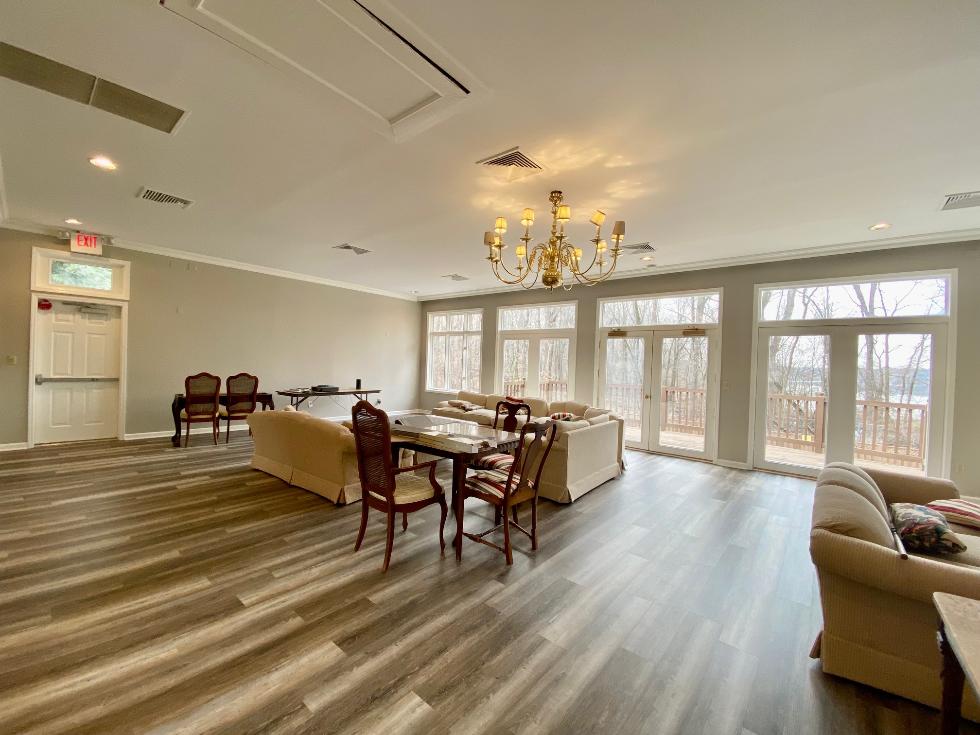 42 Lakeview Drive