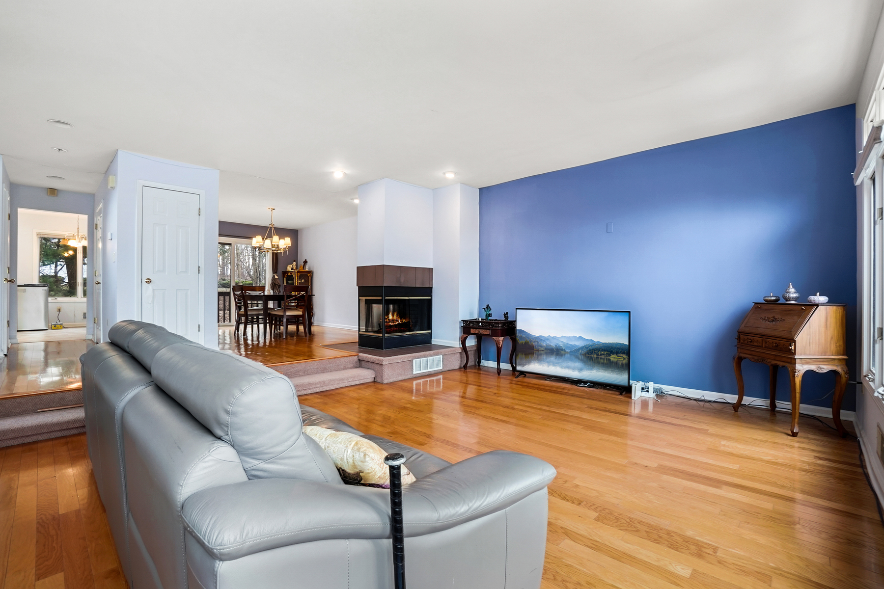 42 Lakeview Drive
