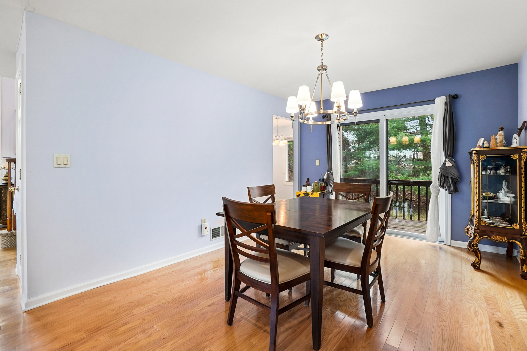 42 Lakeview Drive