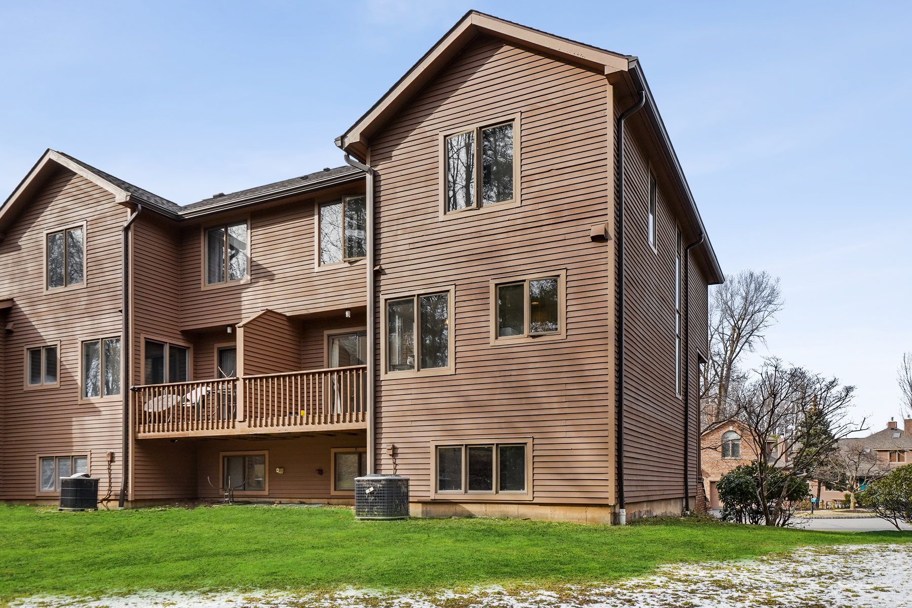 42 Lakeview Drive
