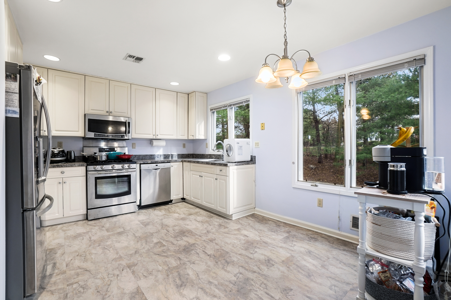 42 Lakeview Drive