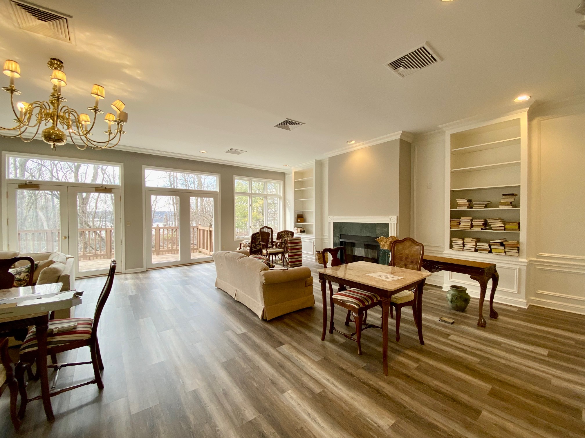 42 Lakeview Drive