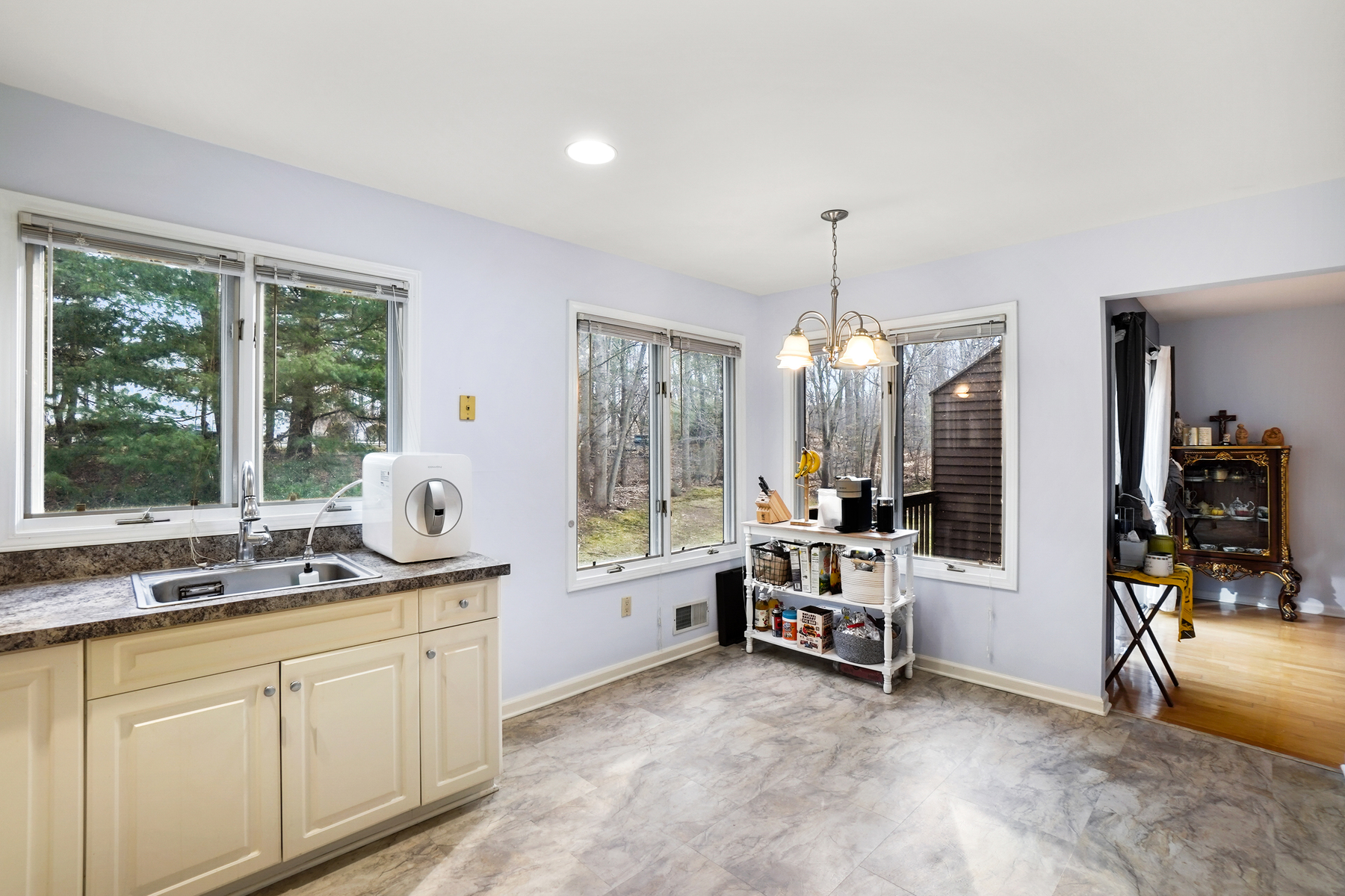 42 Lakeview Drive