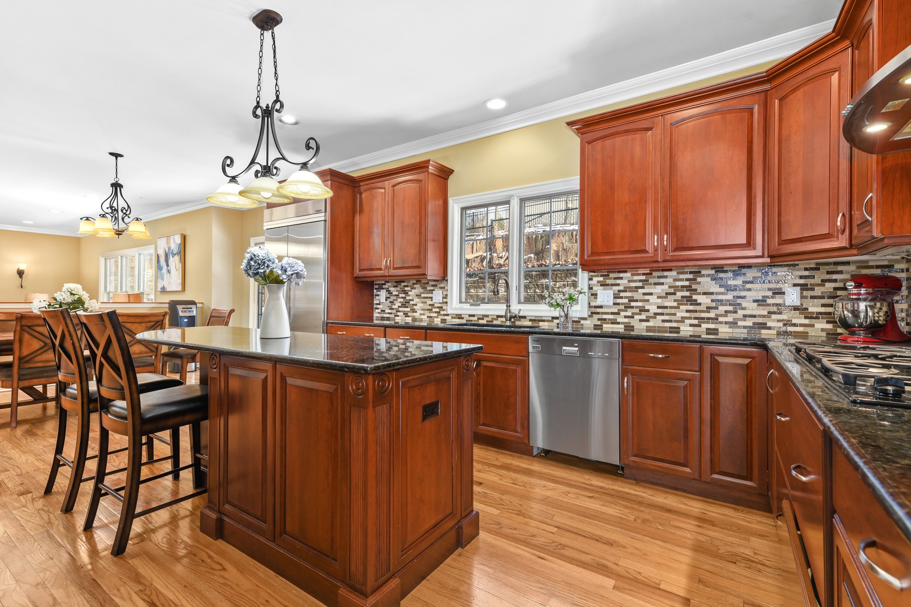 5 Ledgewood Drive