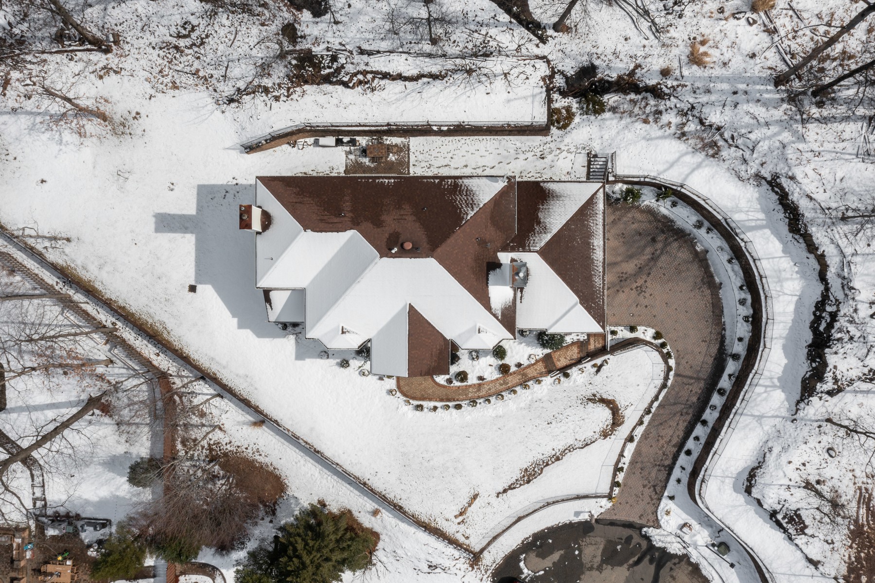 5 Ledgewood Drive