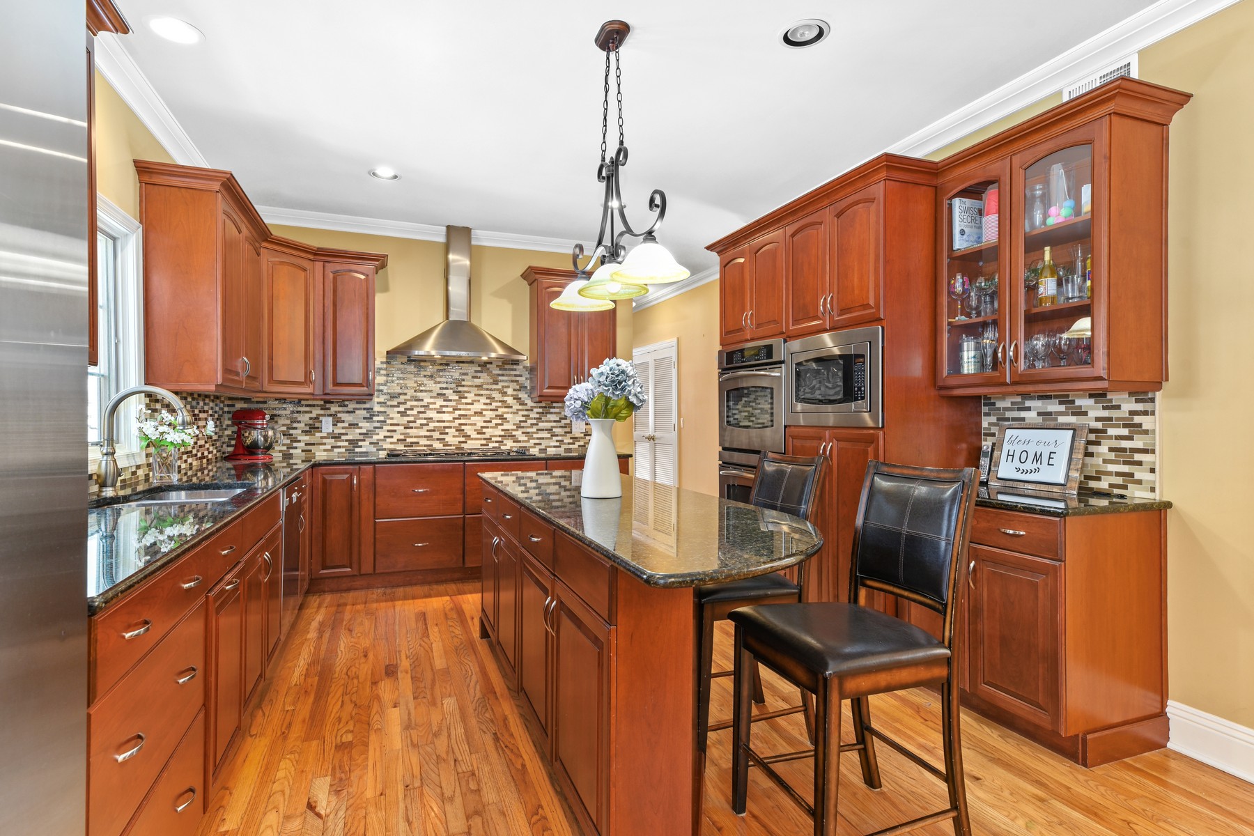 5 Ledgewood Drive