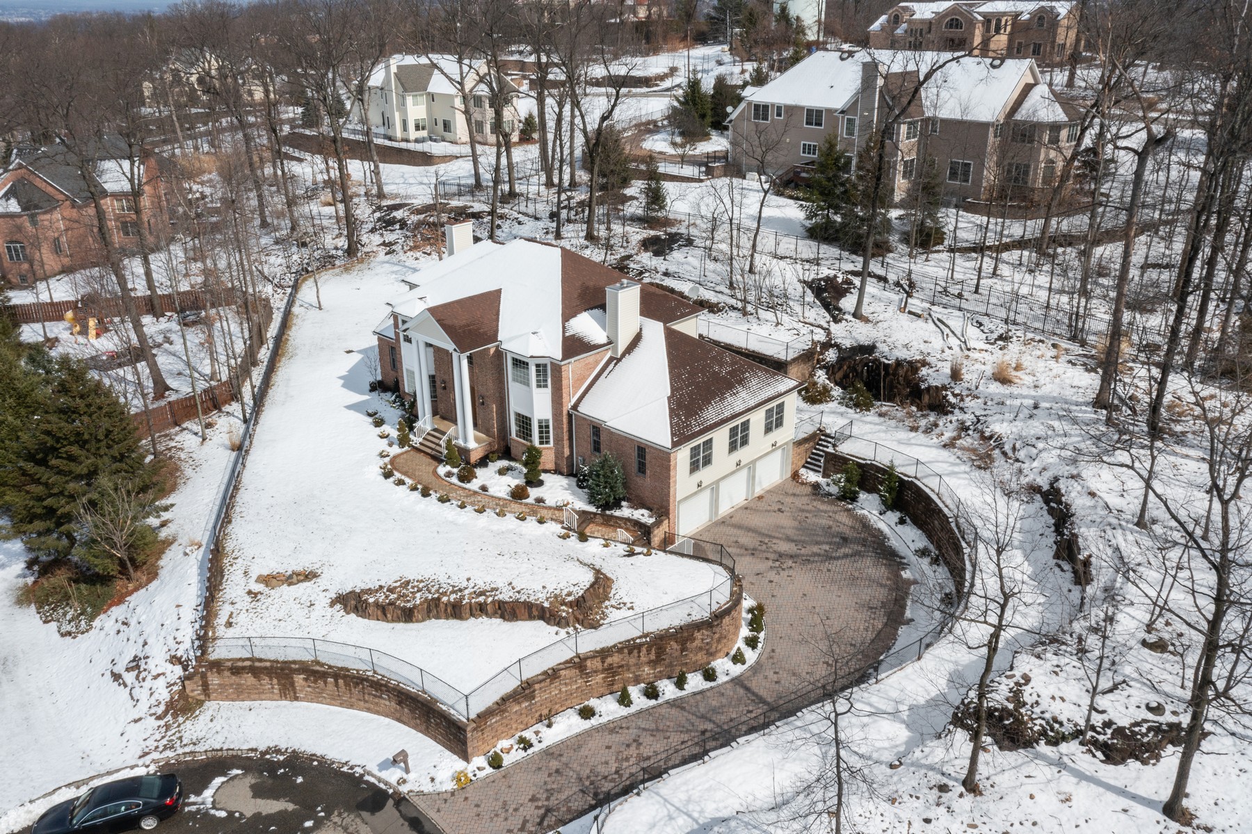 5 Ledgewood Drive