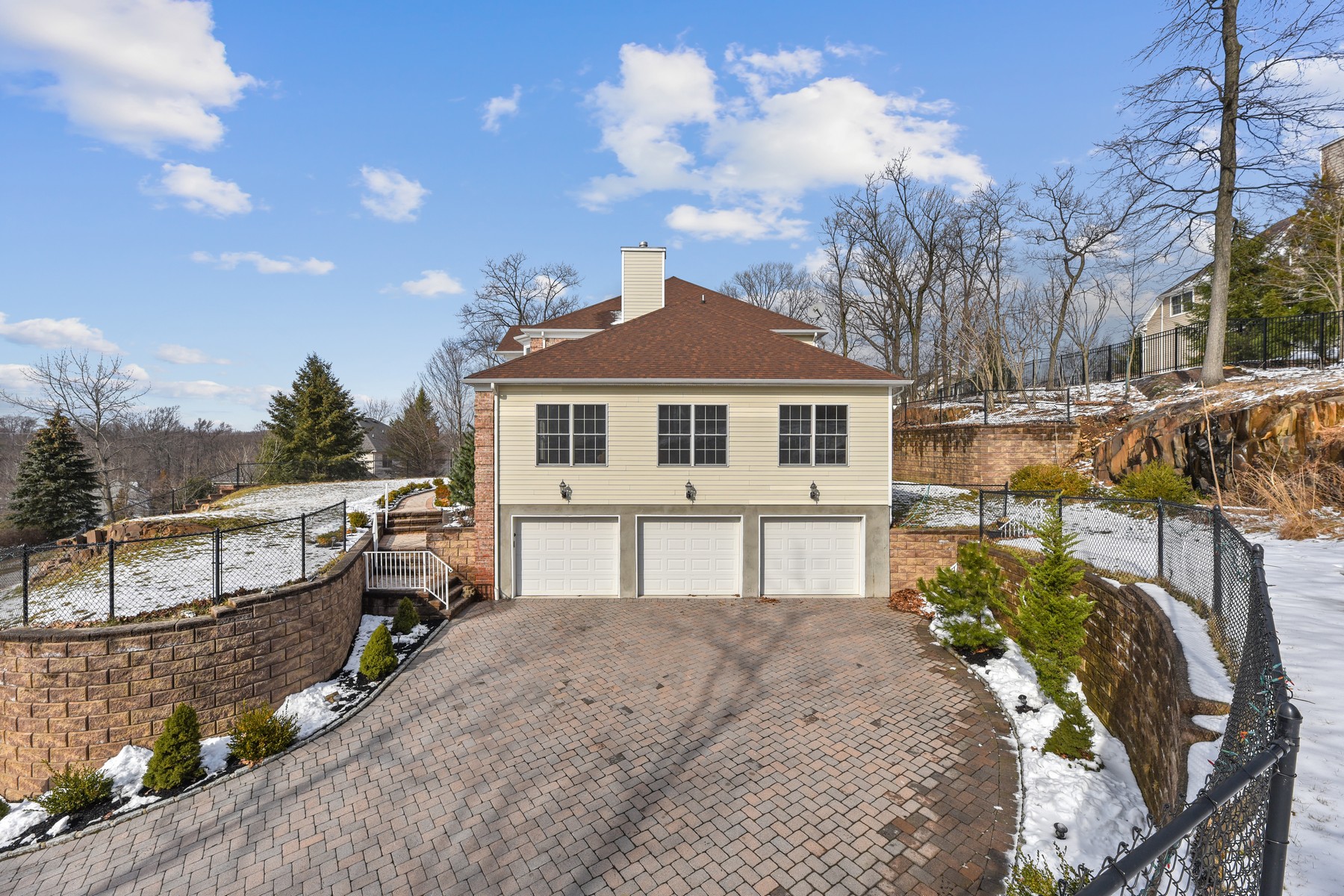 5 Ledgewood Drive