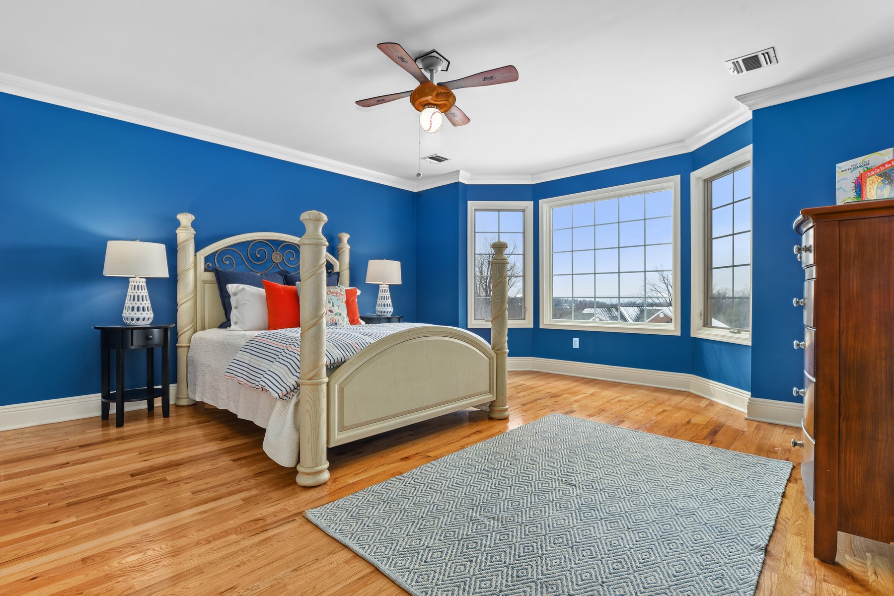5 Ledgewood Drive