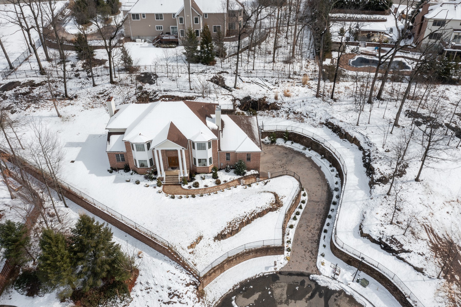5 Ledgewood Drive