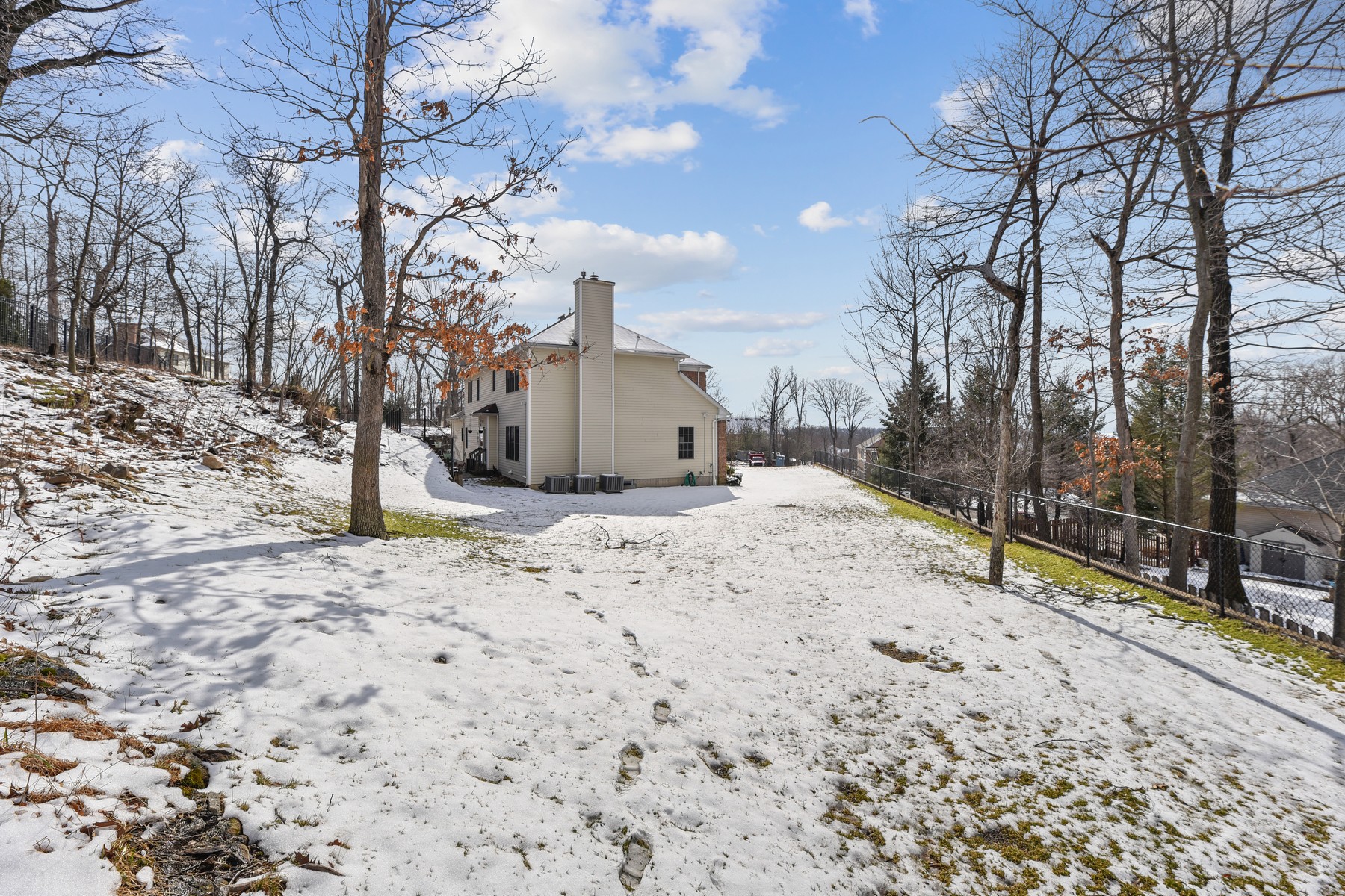 5 Ledgewood Drive