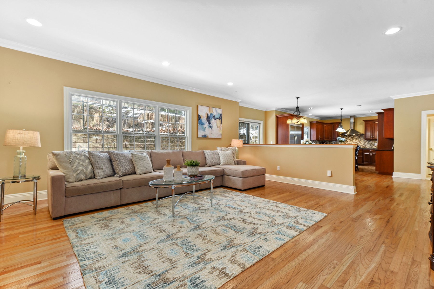 5 Ledgewood Drive