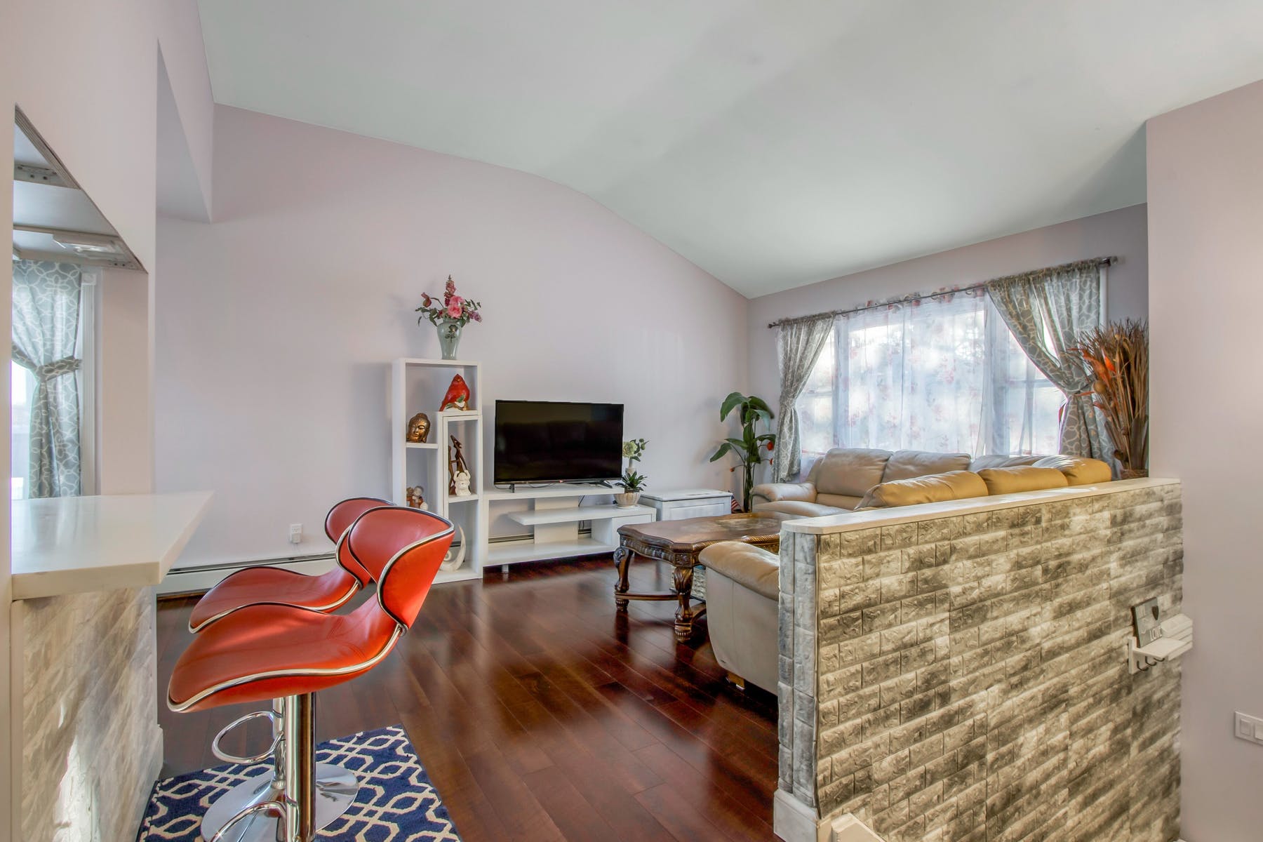 141 E. Lakeside Drive