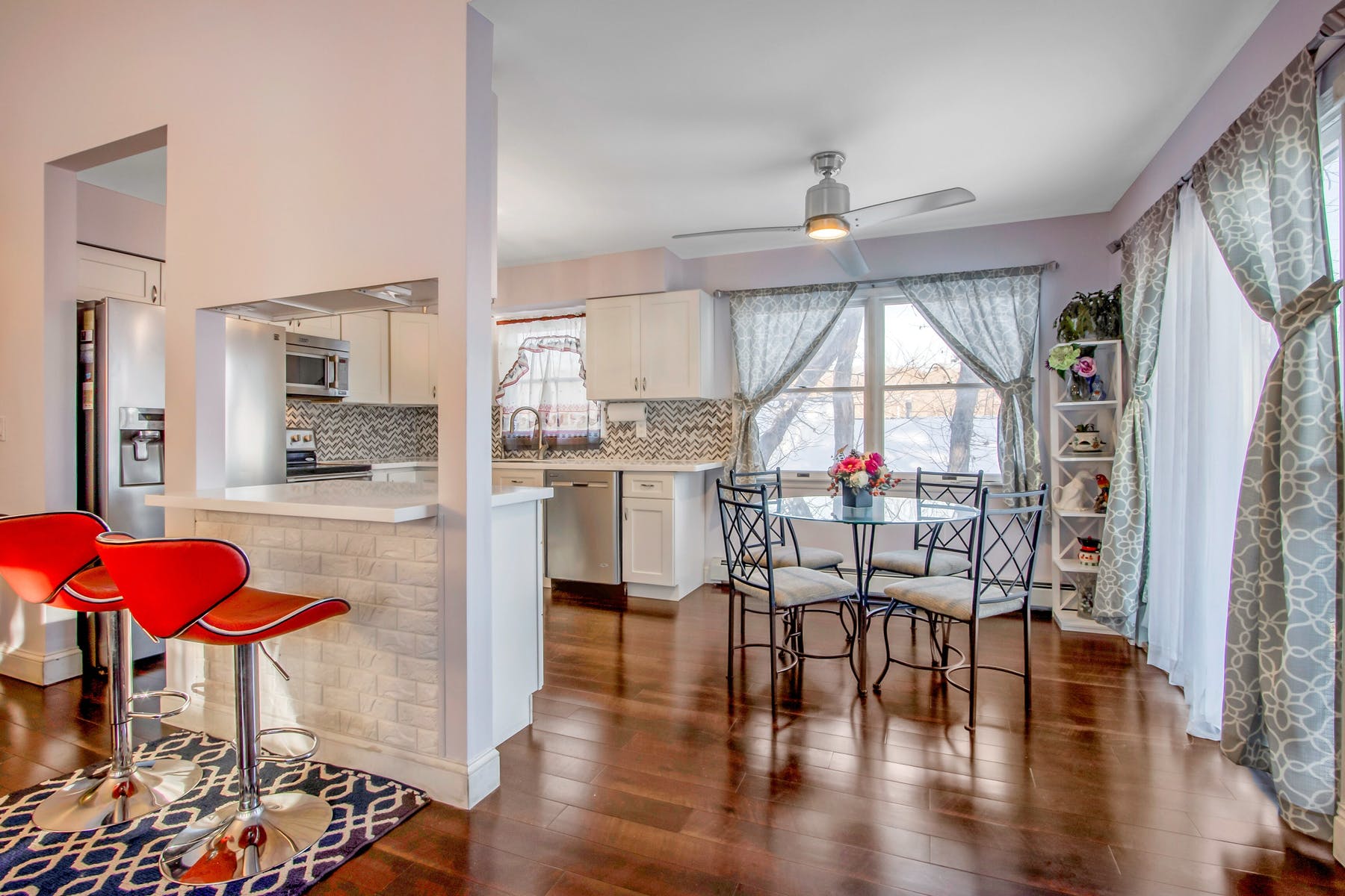 141 E. Lakeside Drive