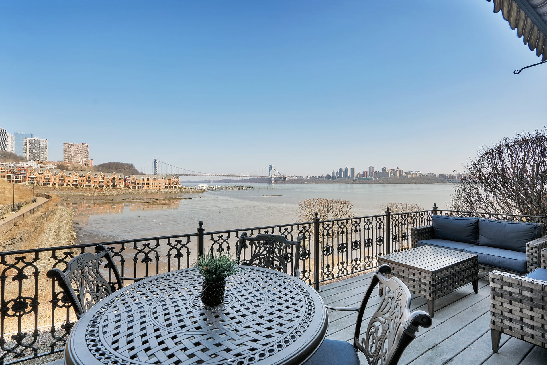 133 Hudson Cove