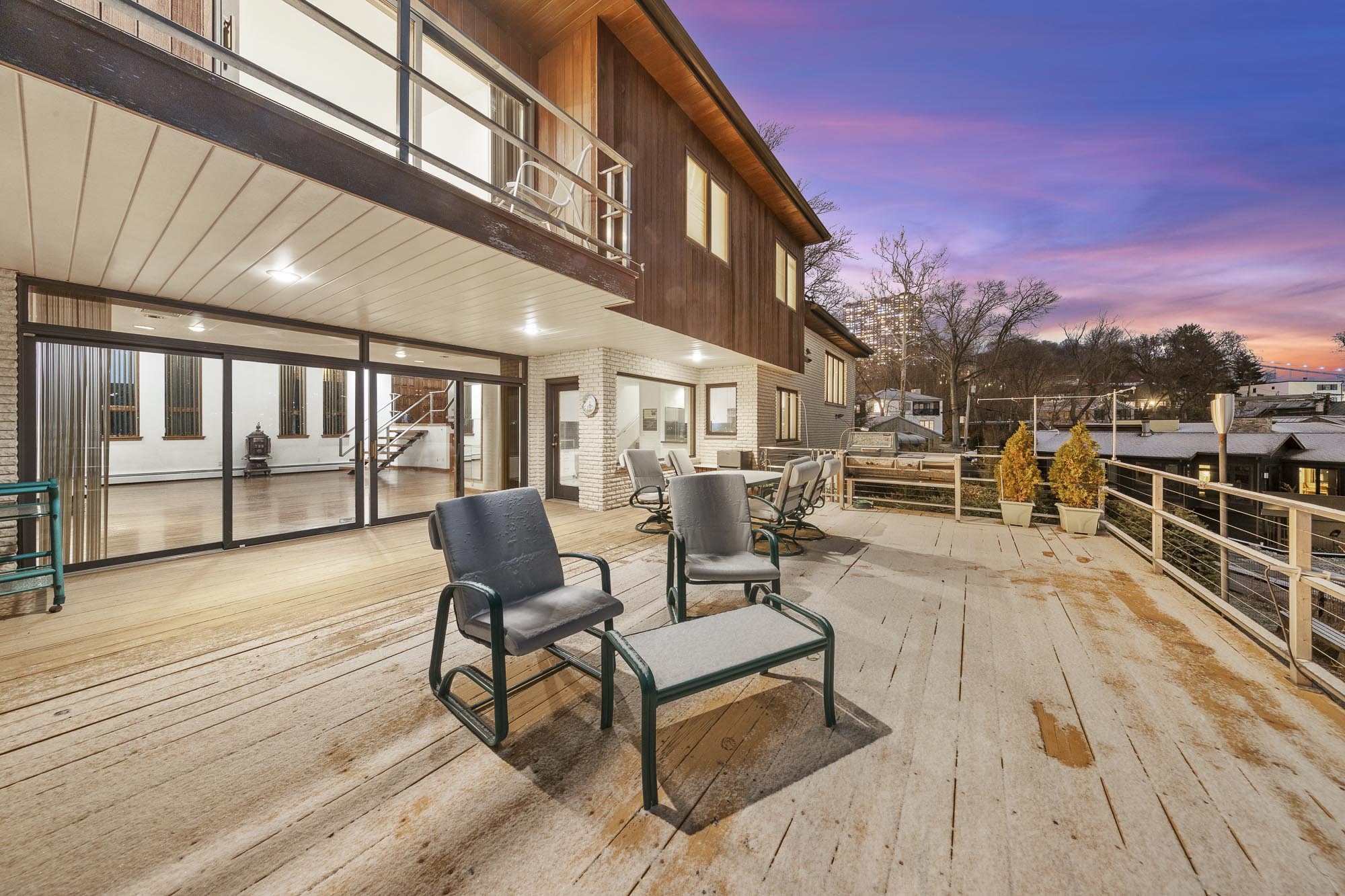16 Vista Ln