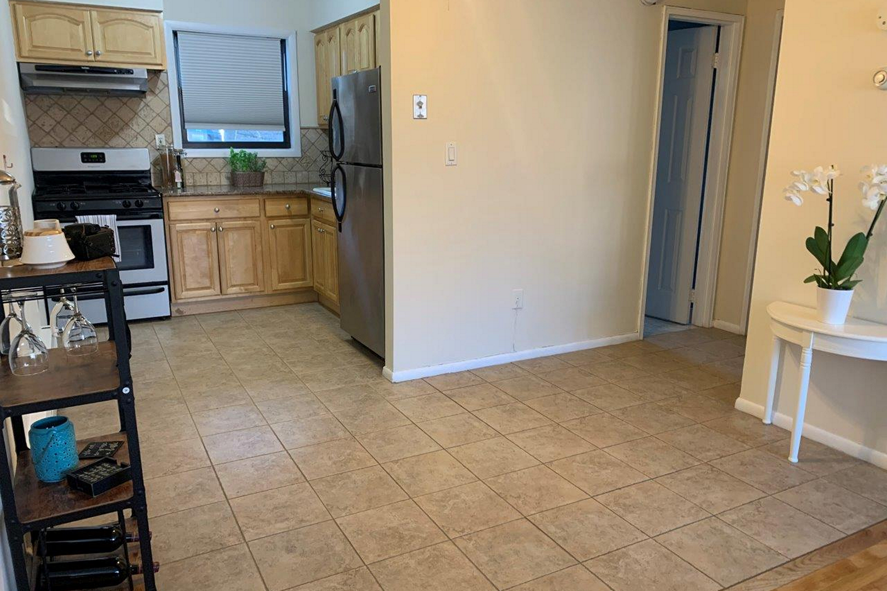 2 Colonial Dr D
