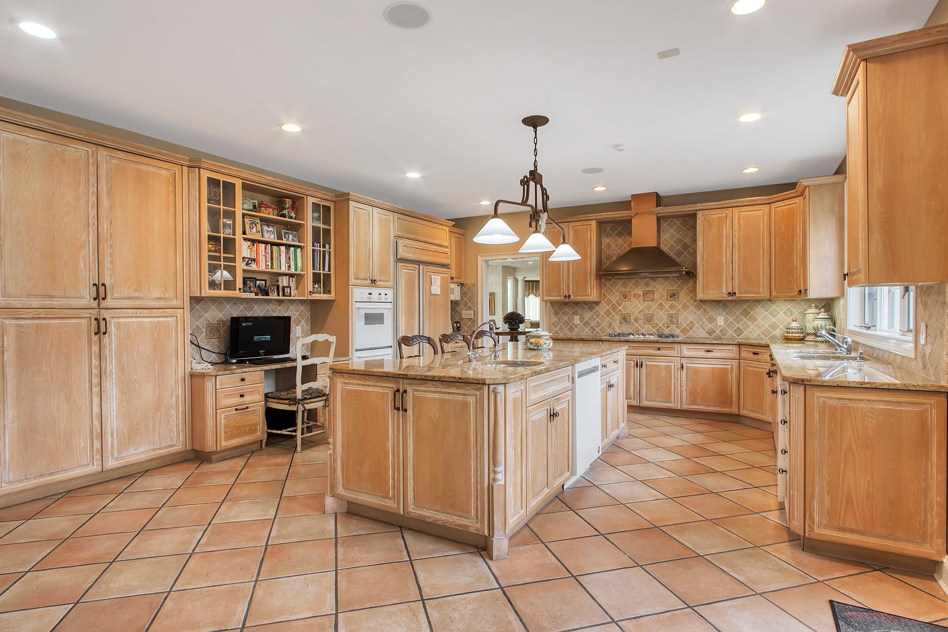 27 N Pond Rd