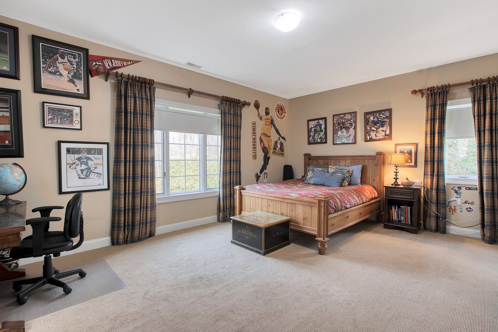 27 N Pond Rd