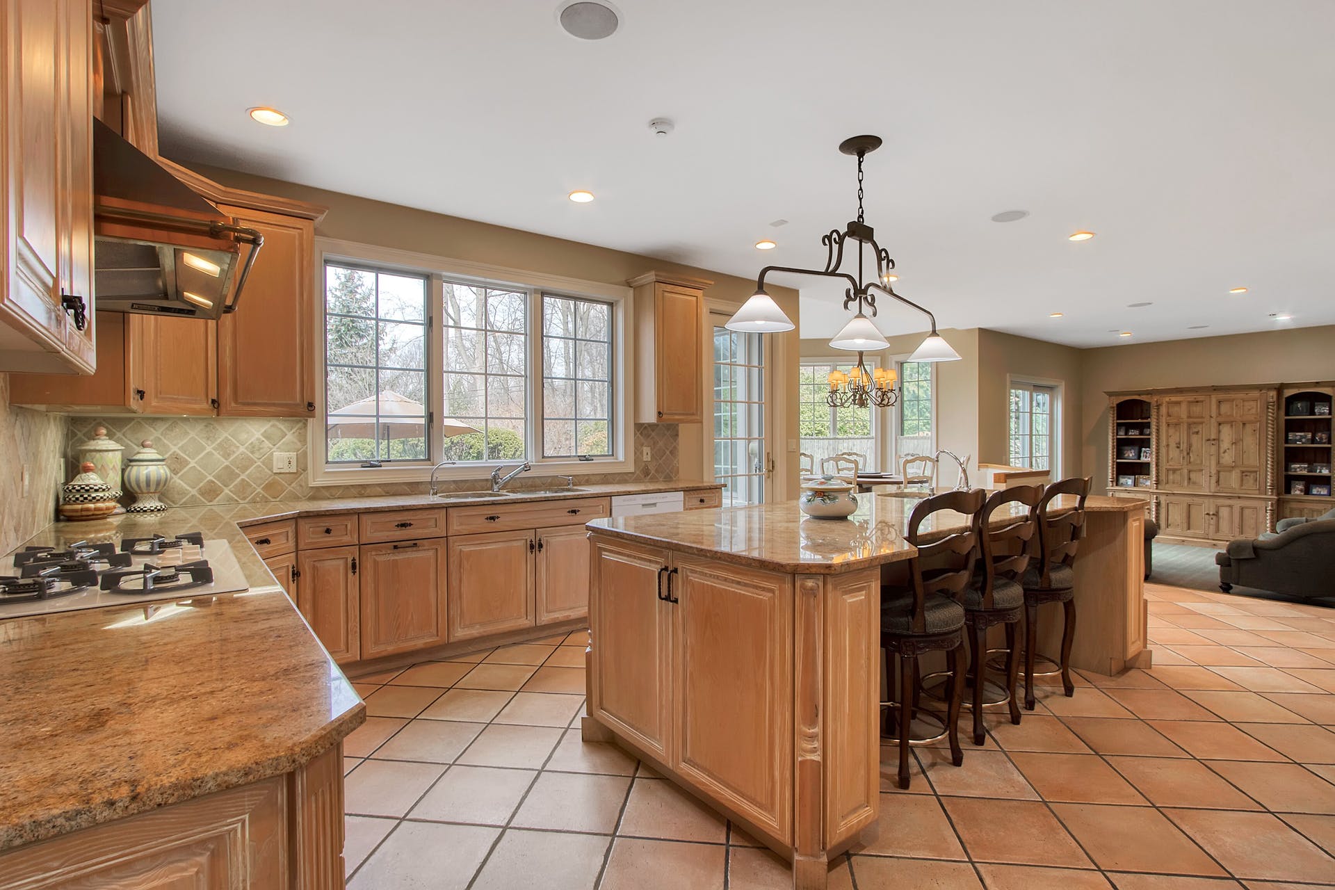 27 N Pond Rd
