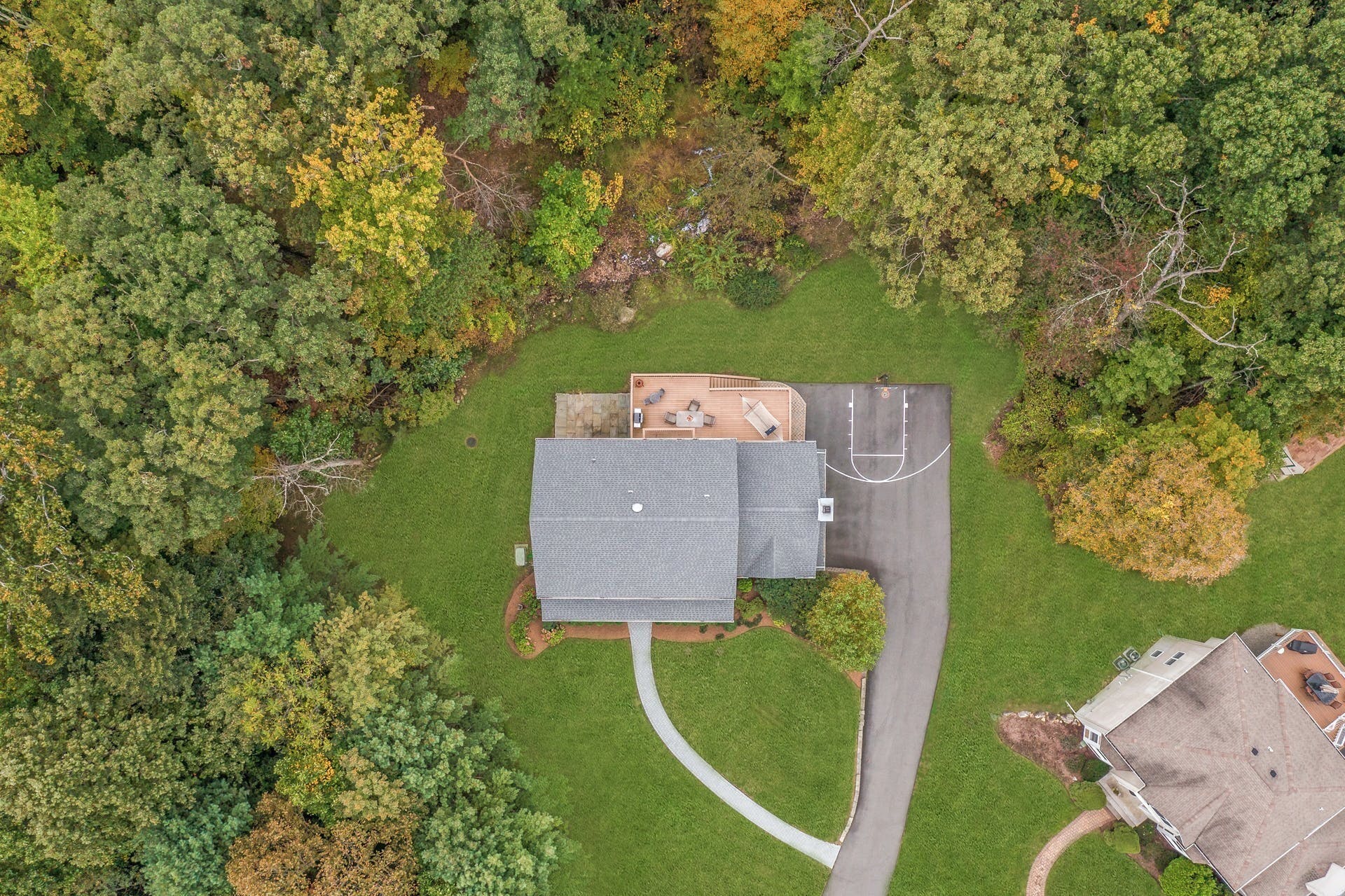 33 Walton Avenue