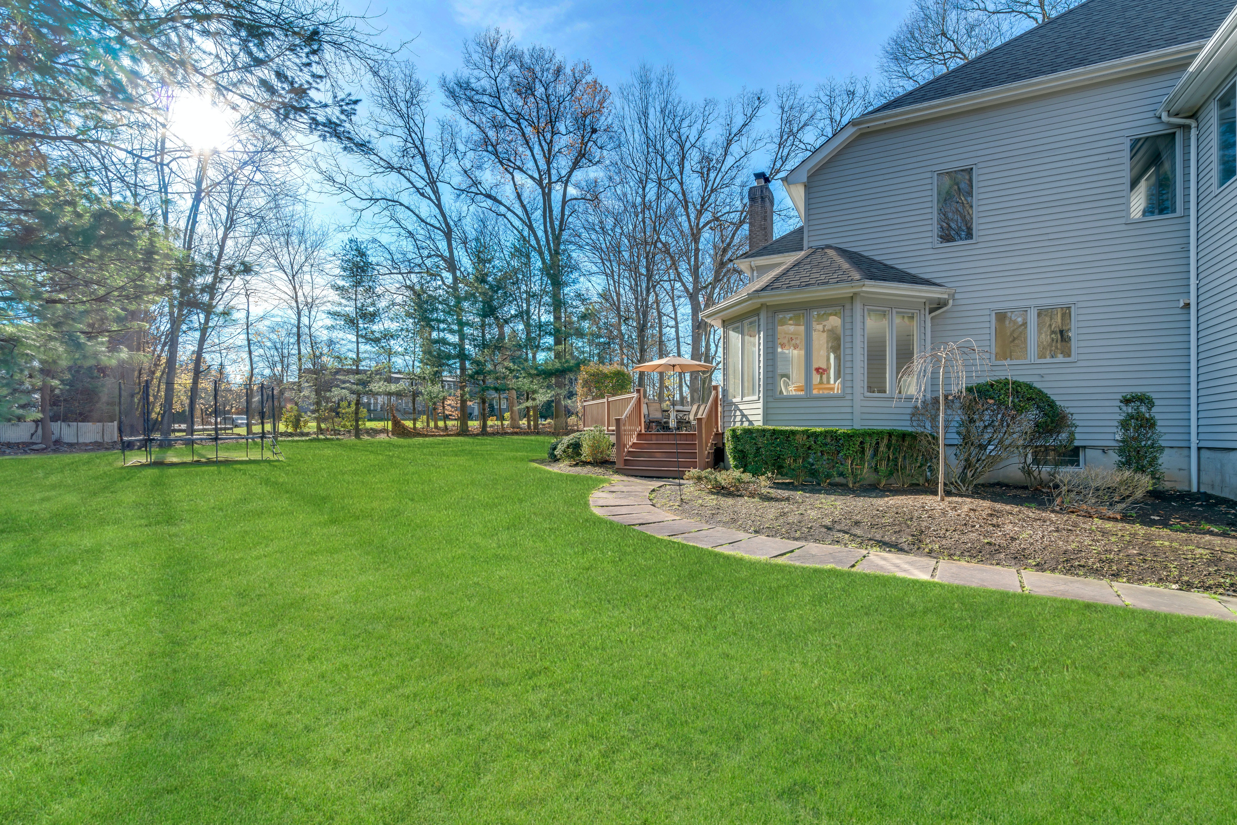 2 Willow Hill