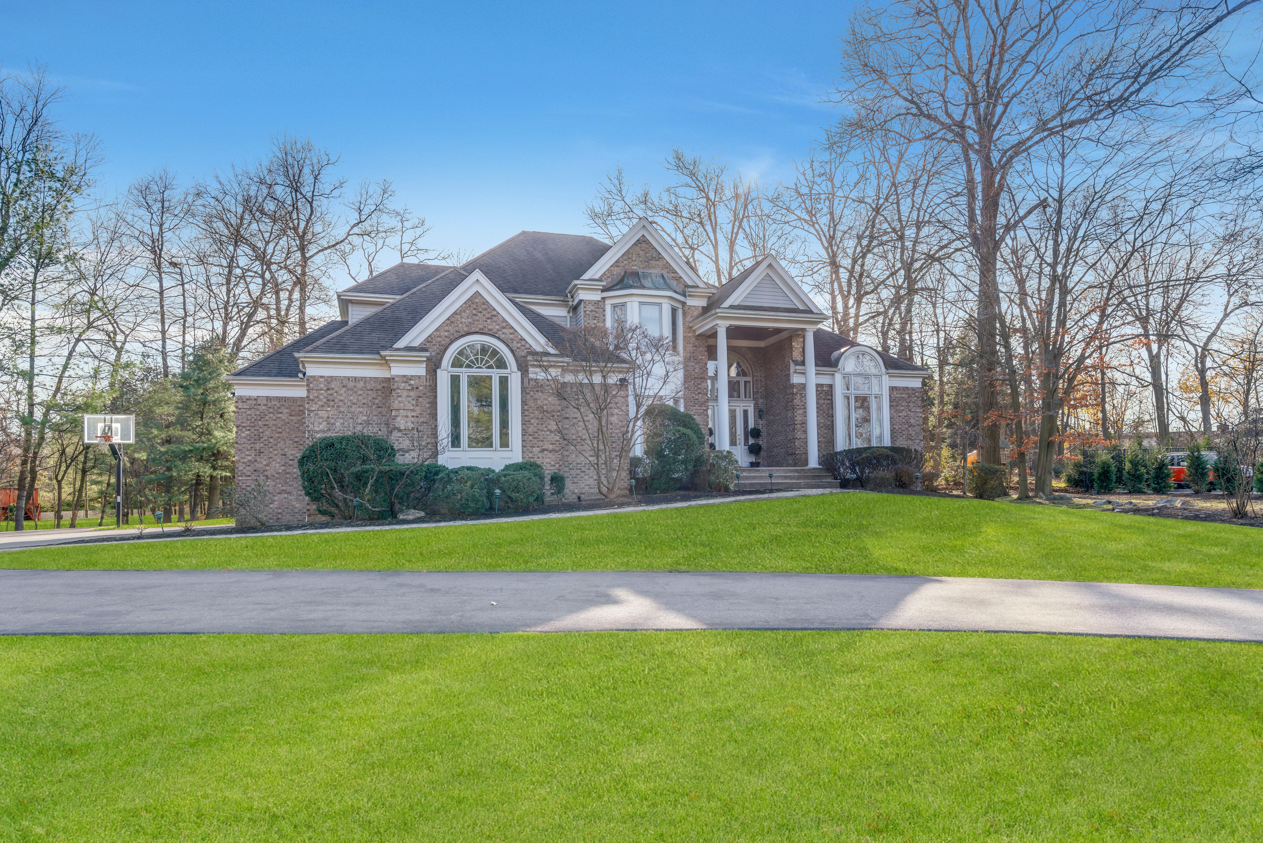 2 Willow Hill