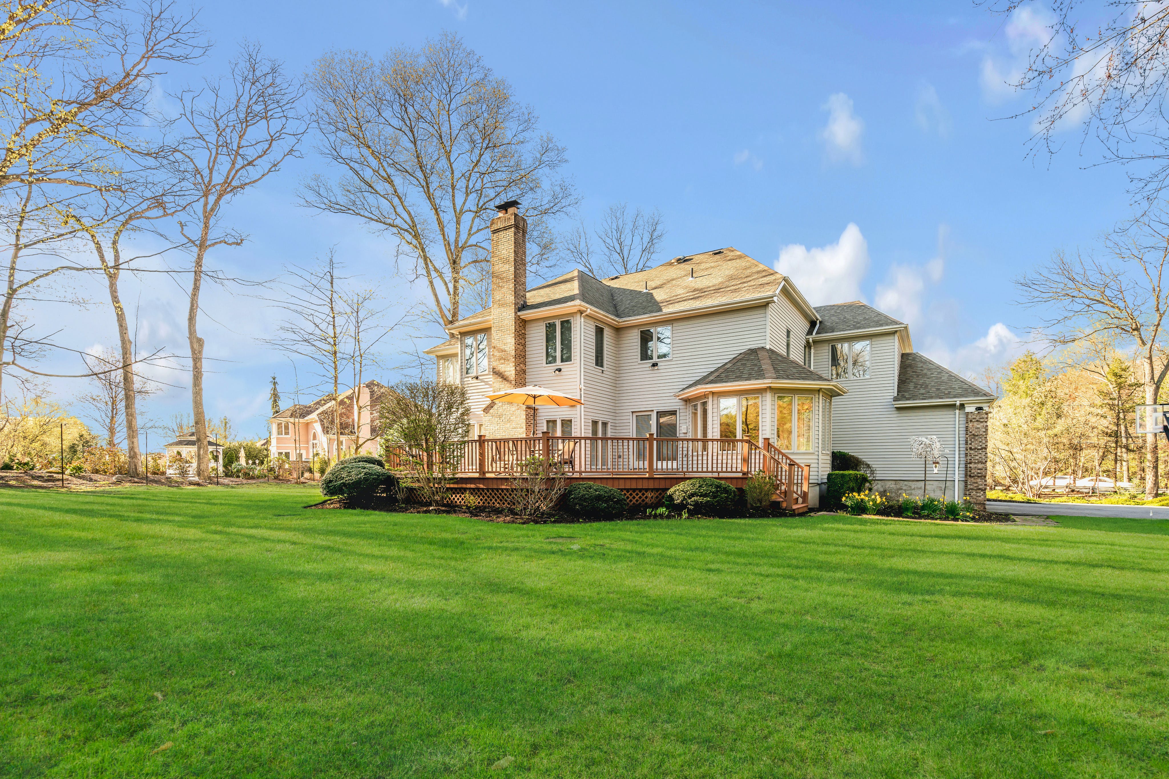 2 Willow Hill