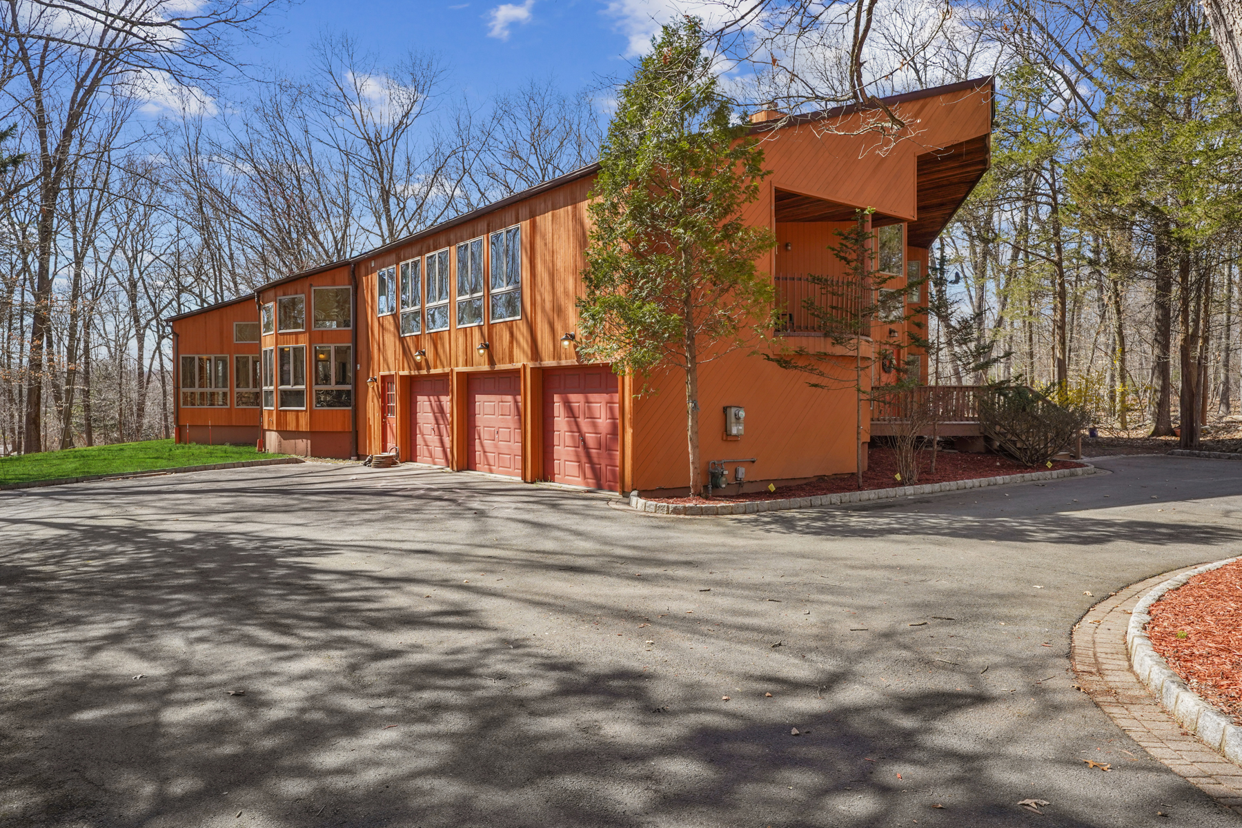821 Lenel Lane