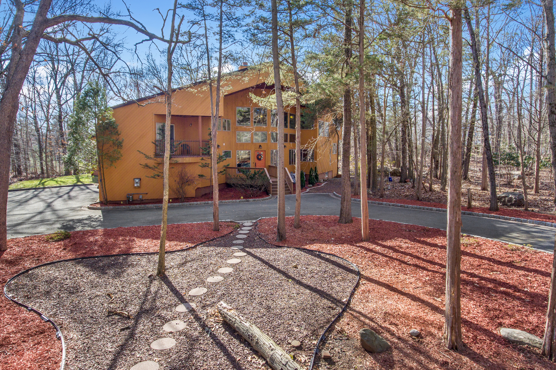 821 Lenel Lane
