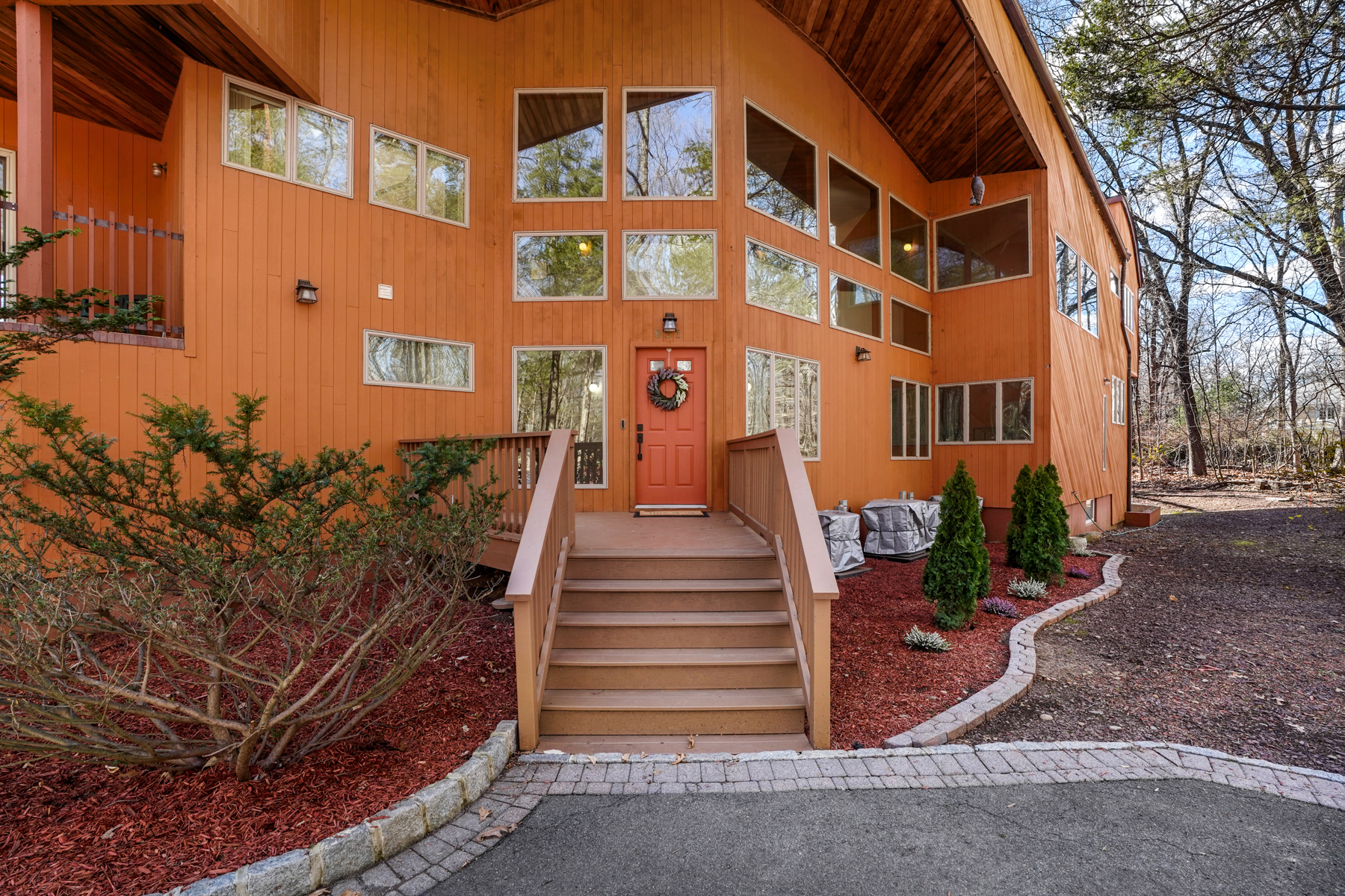 821 Lenel Lane