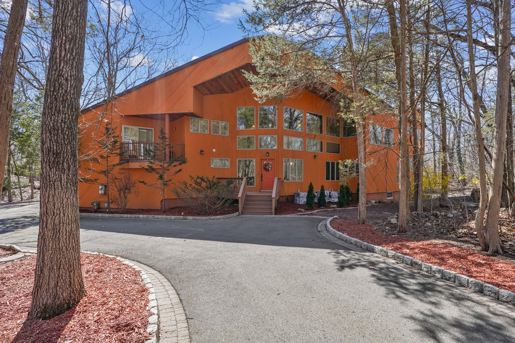 821 Lenel Lane