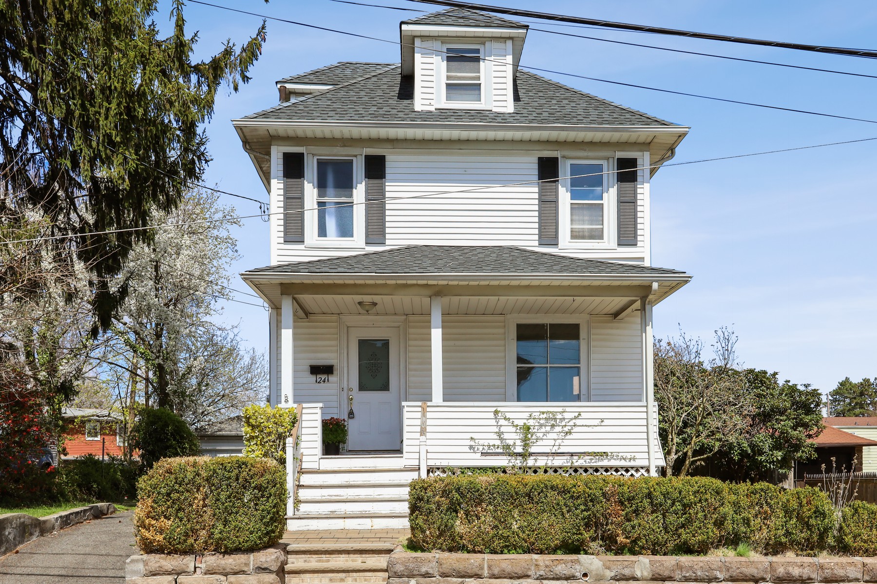 24 Spring Street