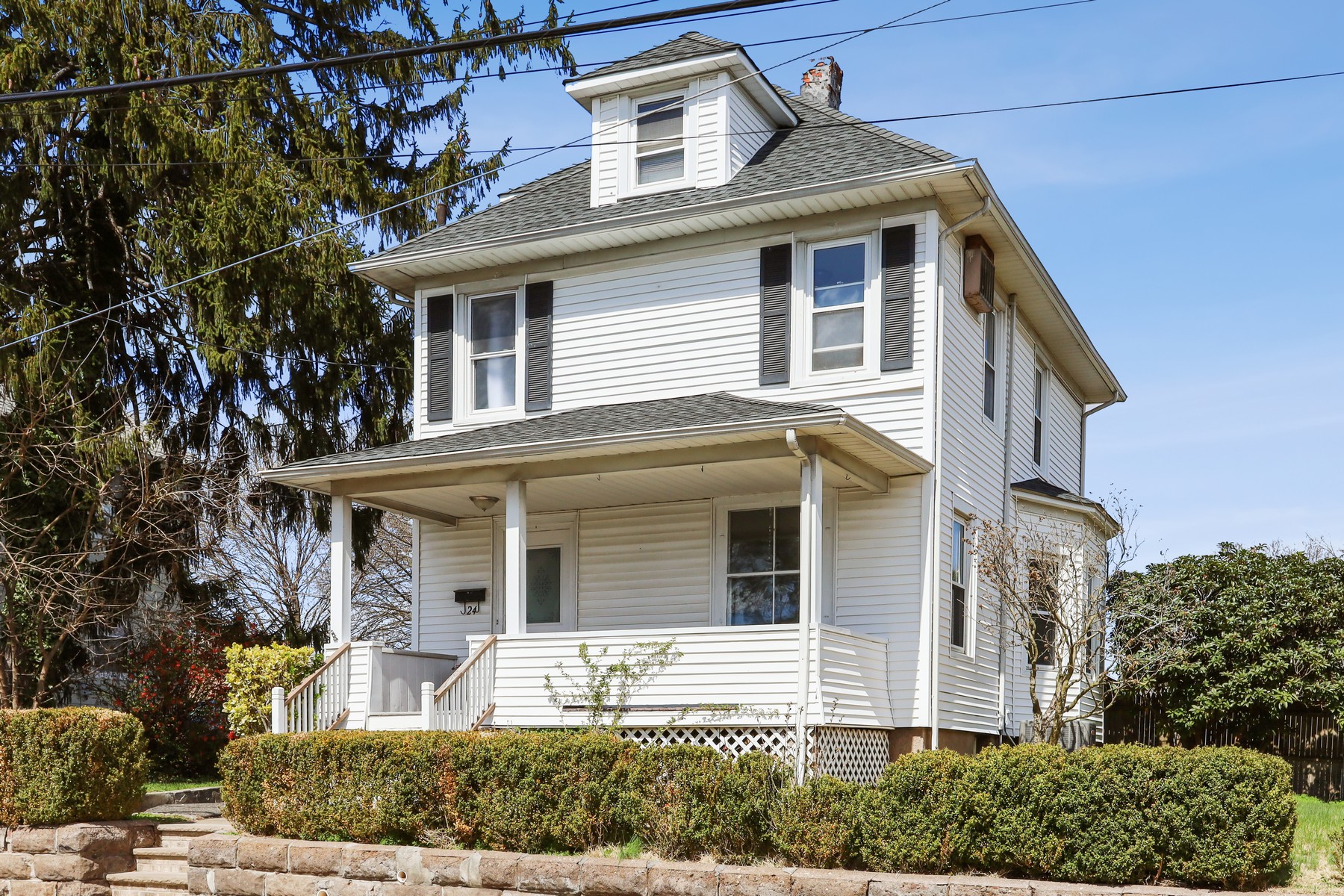 24 Spring Street
