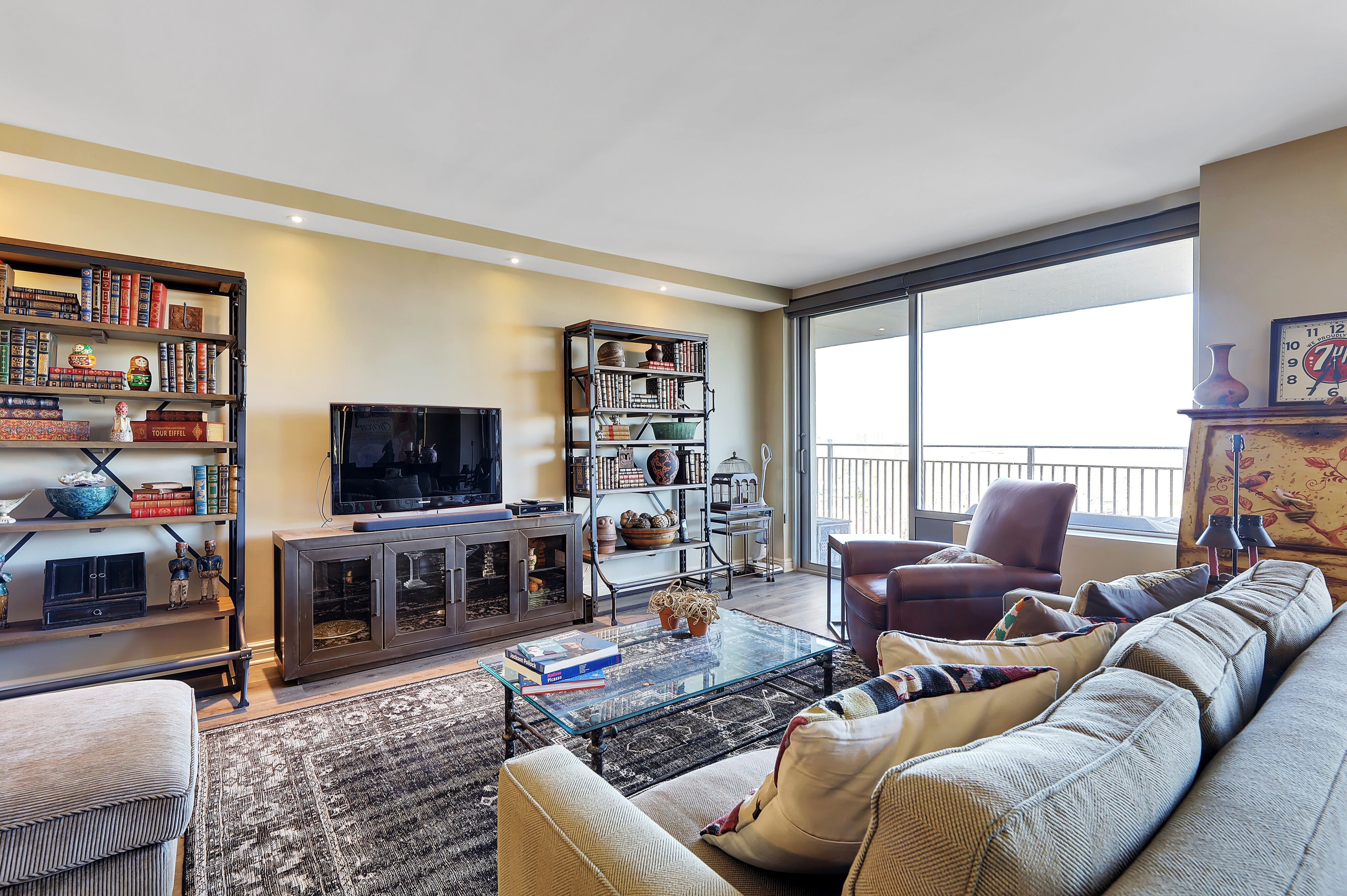 1530 Palisade #15E