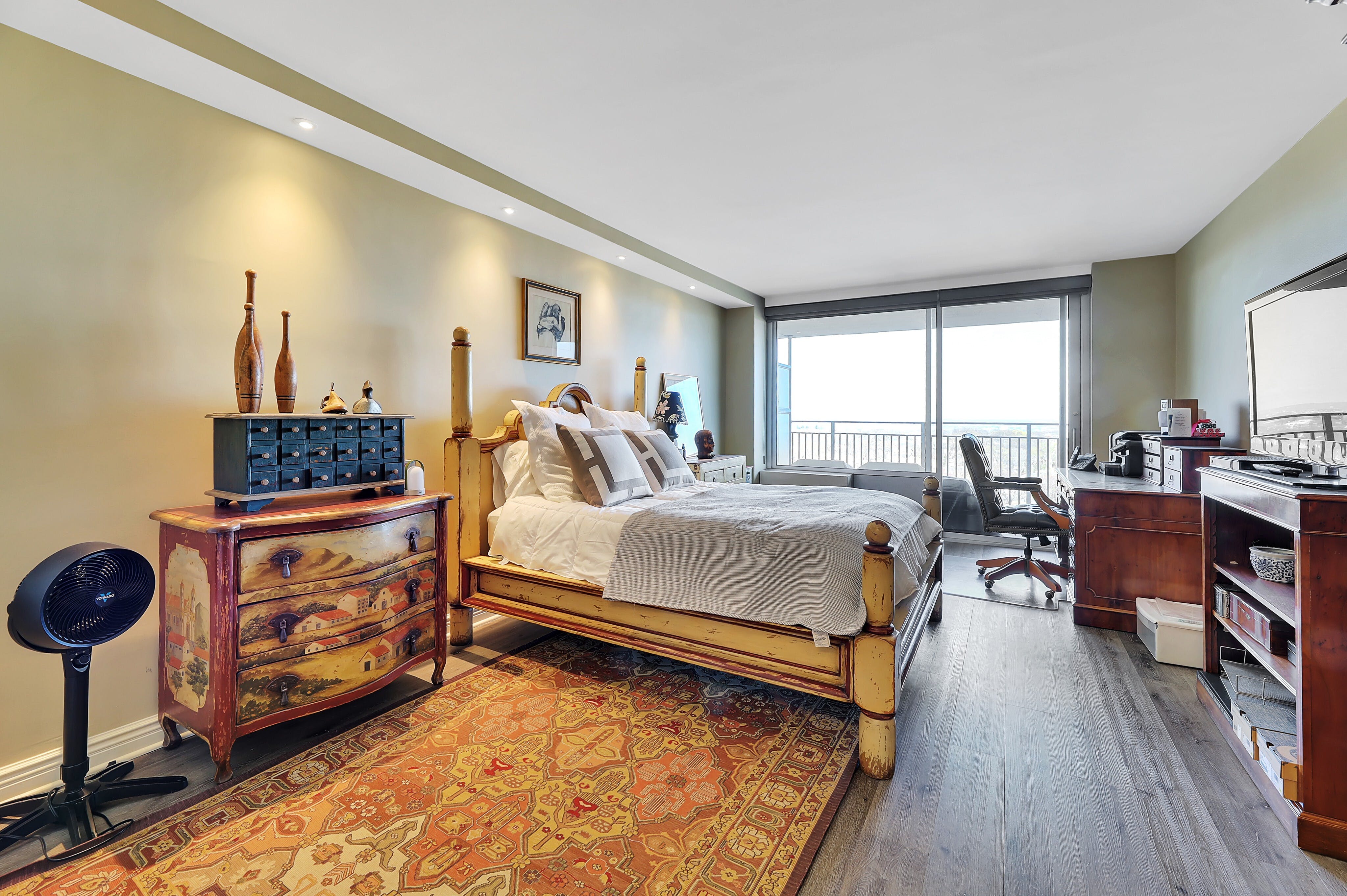 1530 Palisade #15E