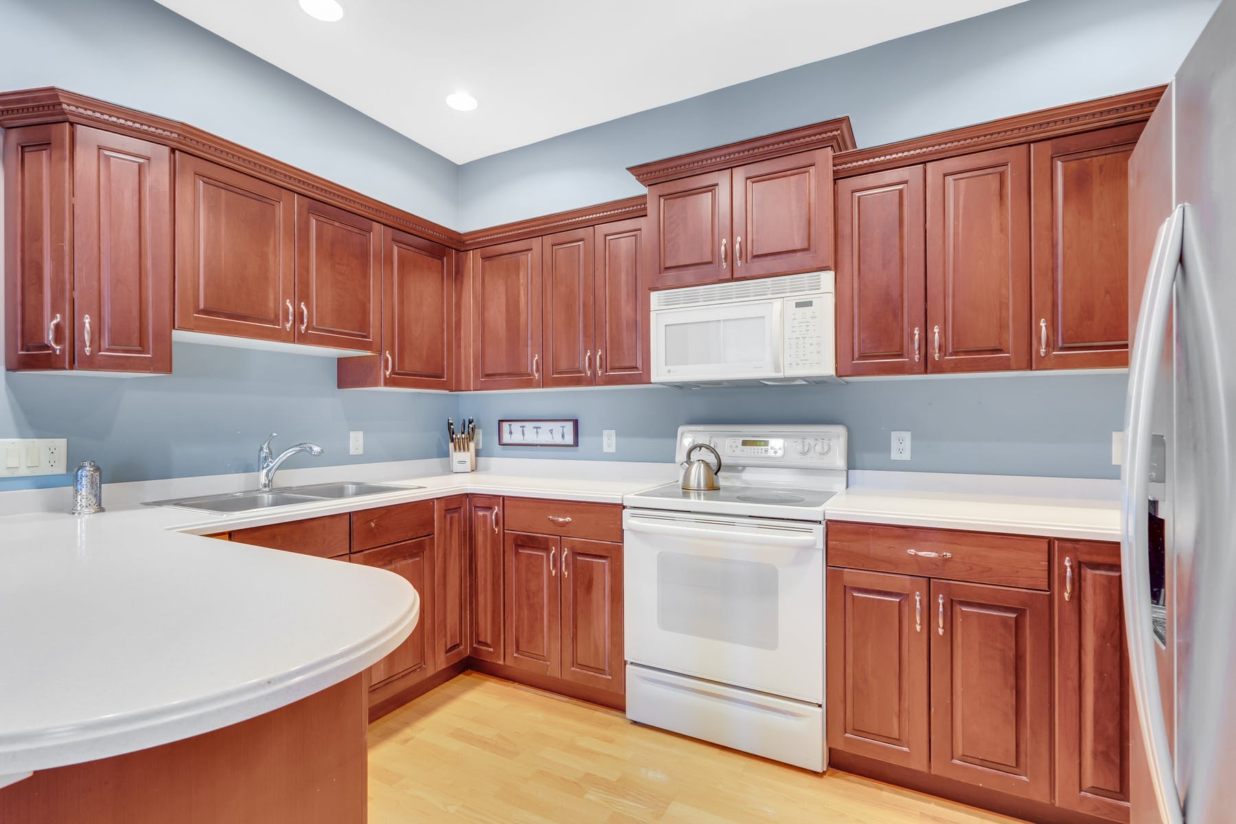 5204 Rio Vista Dr