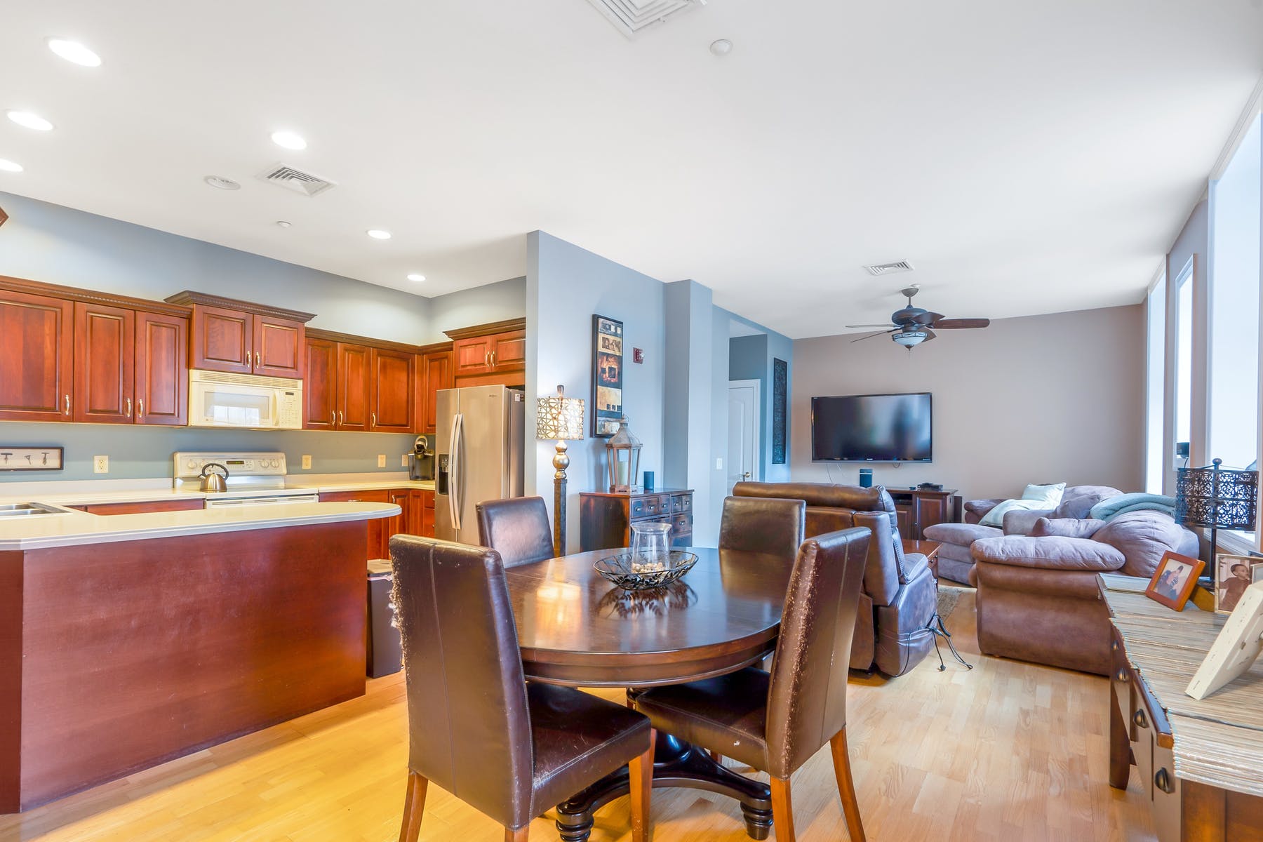 5204 Rio Vista Dr
