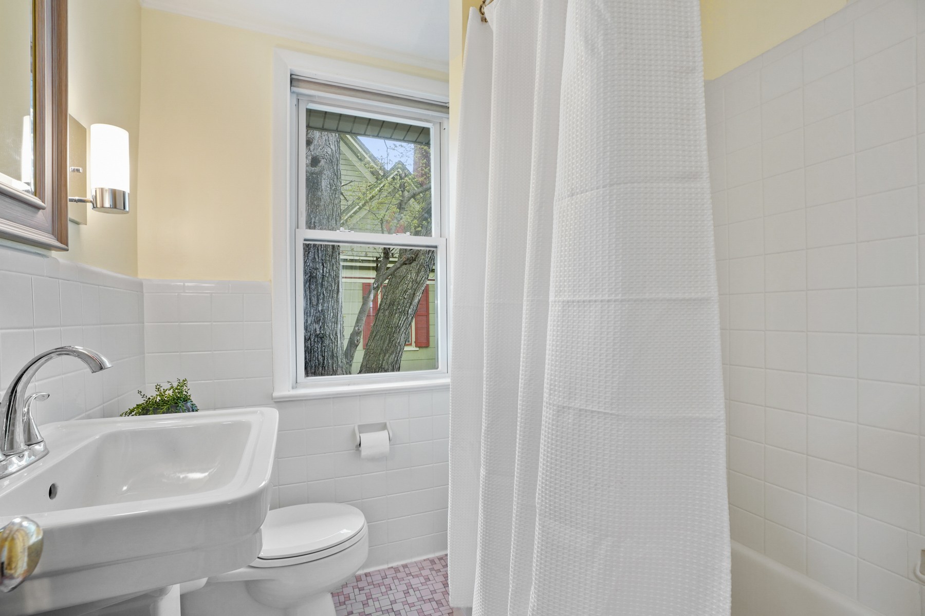 15 Hillside Avenue