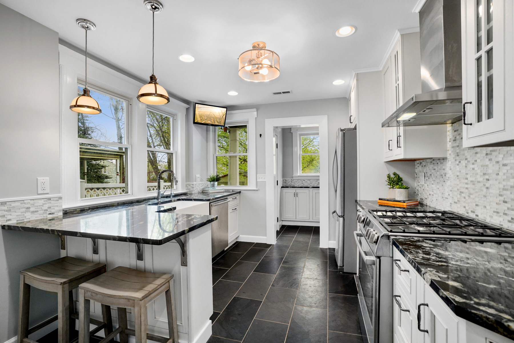 15 Hillside Avenue