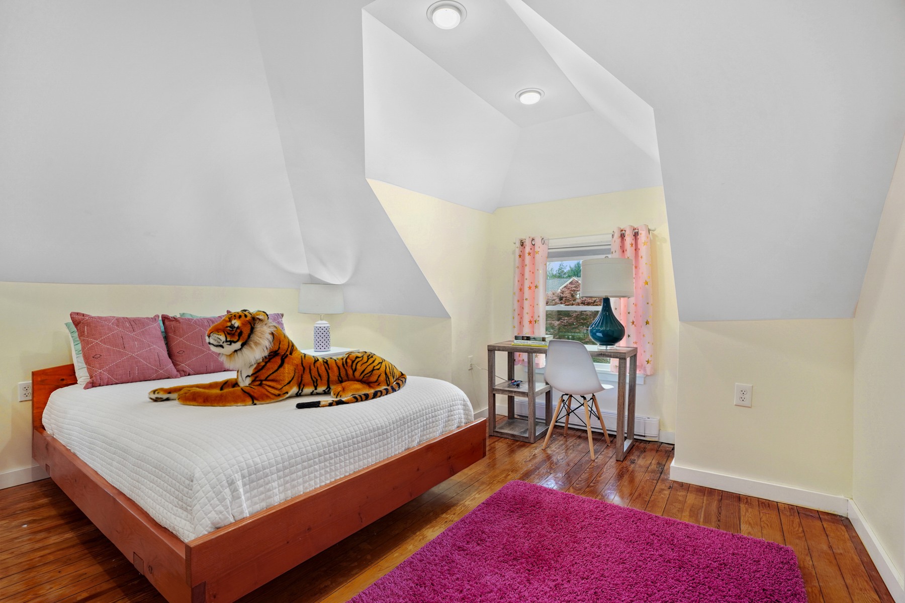 15 Hillside Avenue