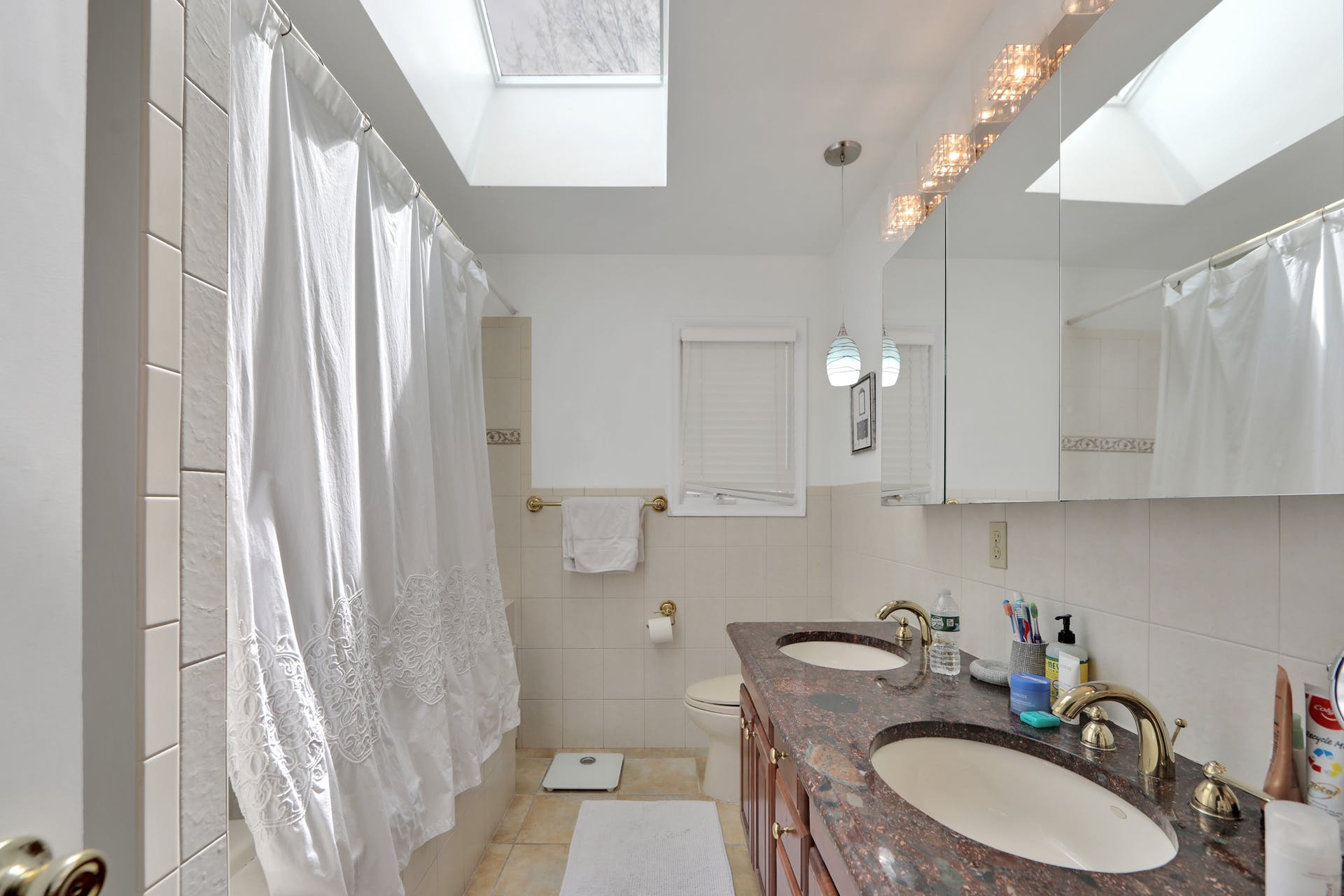 240 Van Nostrand Ave